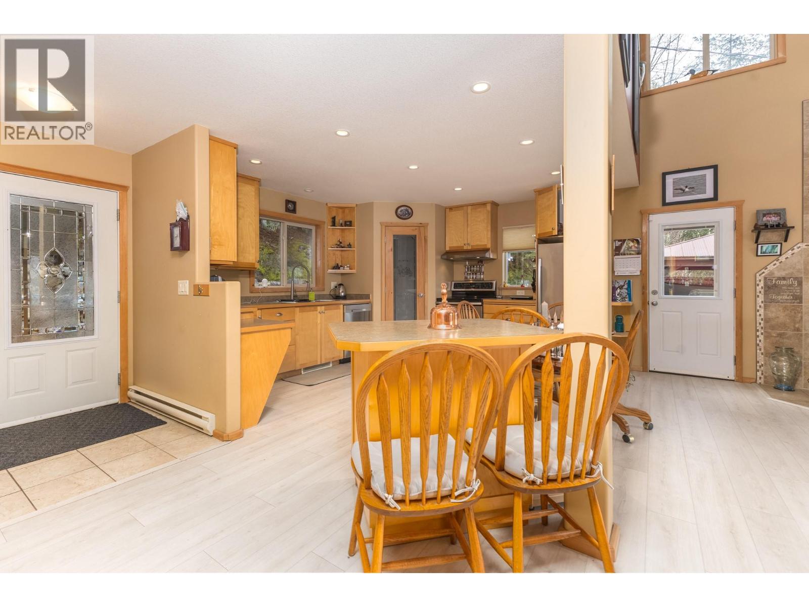  3572 Eagle Bay Road, Eagle Bay