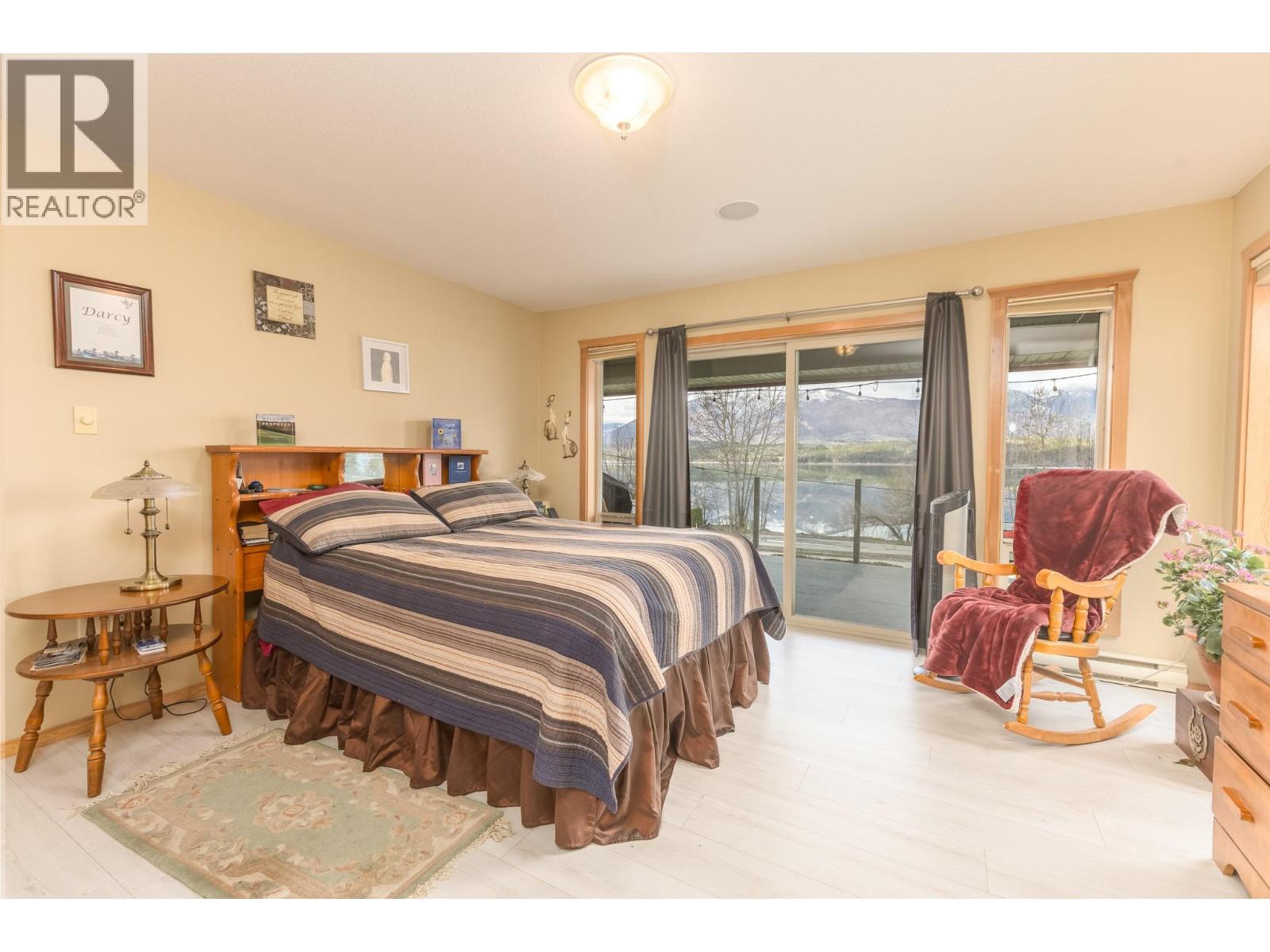  3572 Eagle Bay Road, Eagle Bay