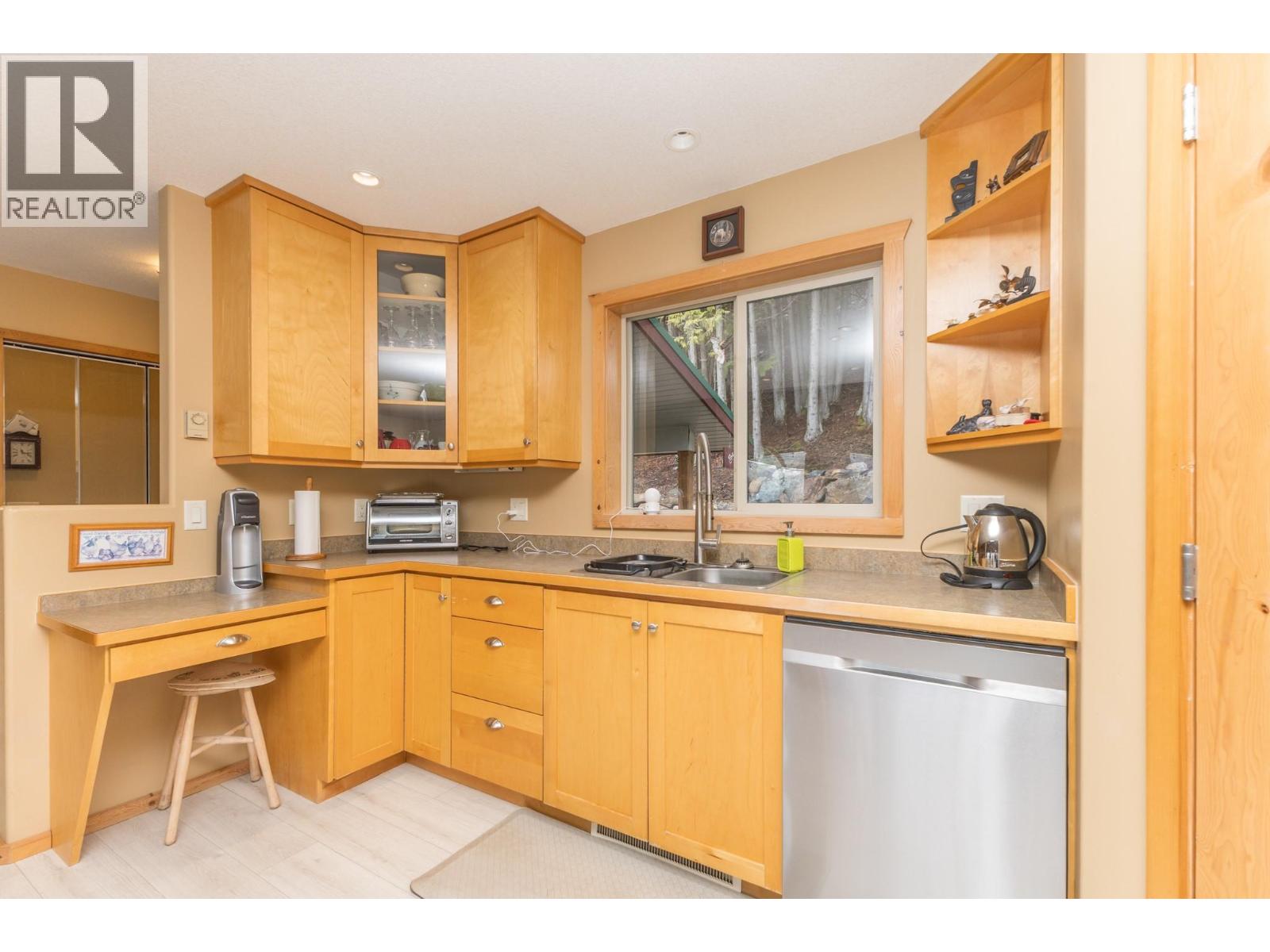  3572 Eagle Bay Road, Eagle Bay