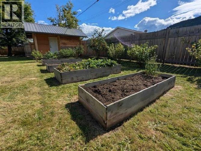 3891 BROADWAY AVENUE, Smithers