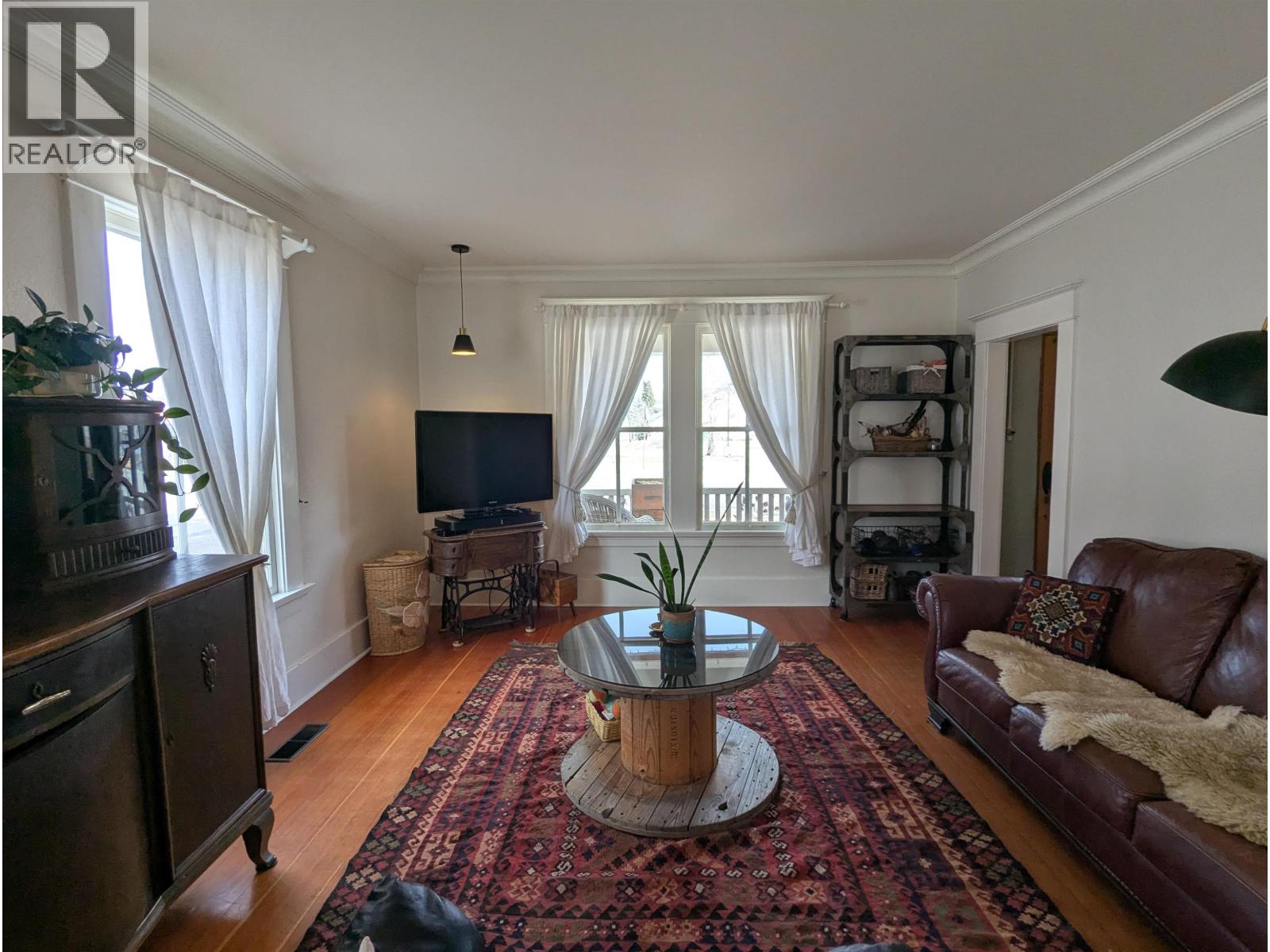 3891 BROADWAY AVENUE, Smithers