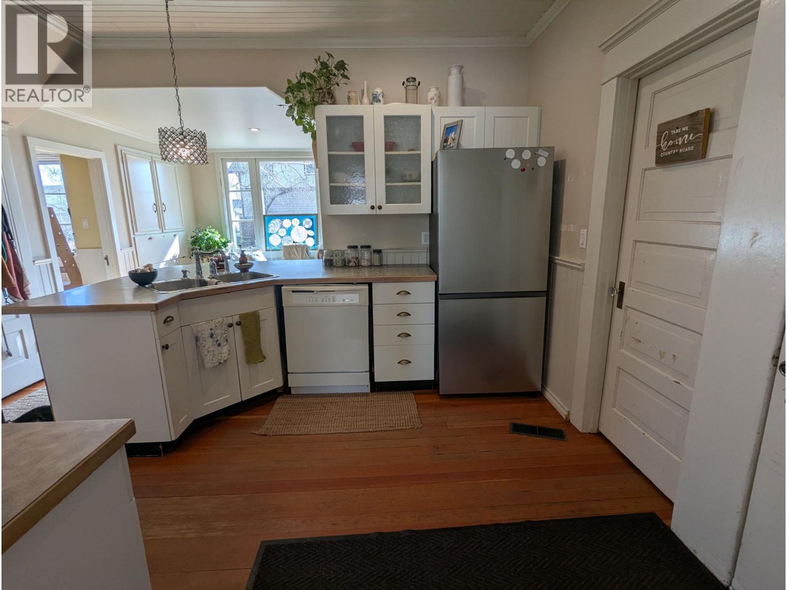 3891 BROADWAY AVENUE, Smithers