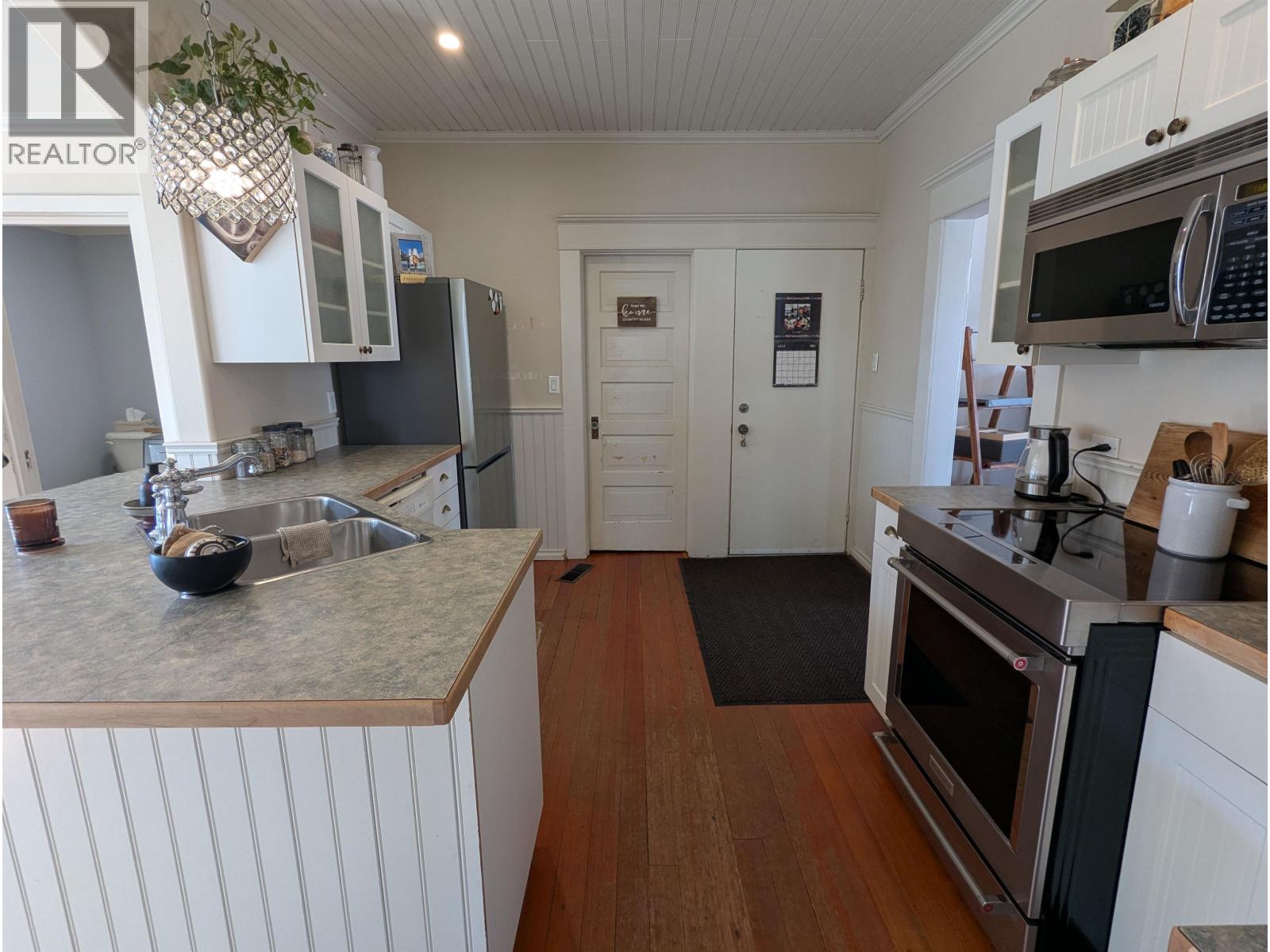 3891 BROADWAY AVENUE, Smithers