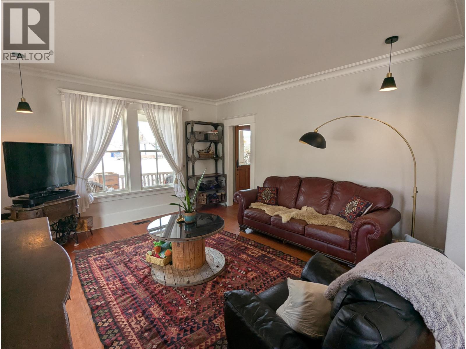 3891 BROADWAY AVENUE, Smithers