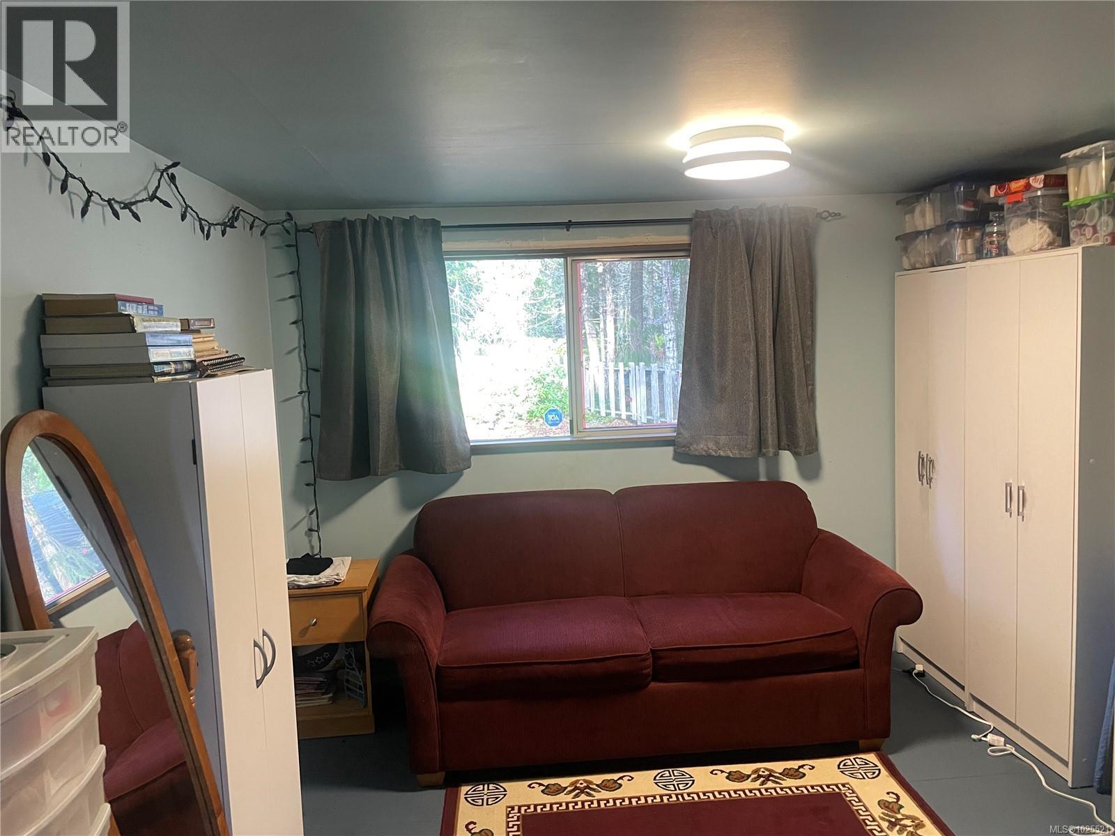 247 Huson Rd - 11
