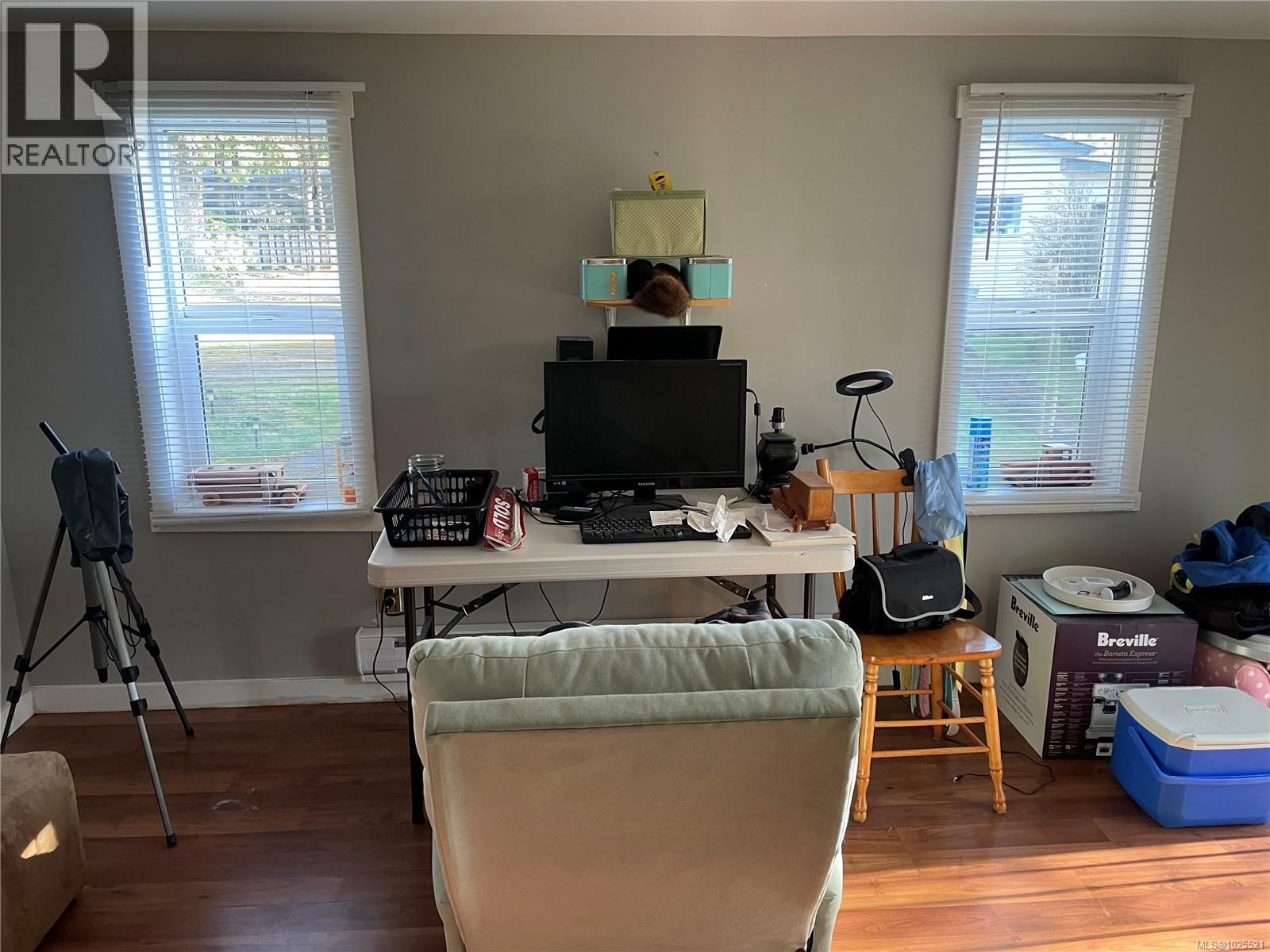 247 Huson Rd - 32