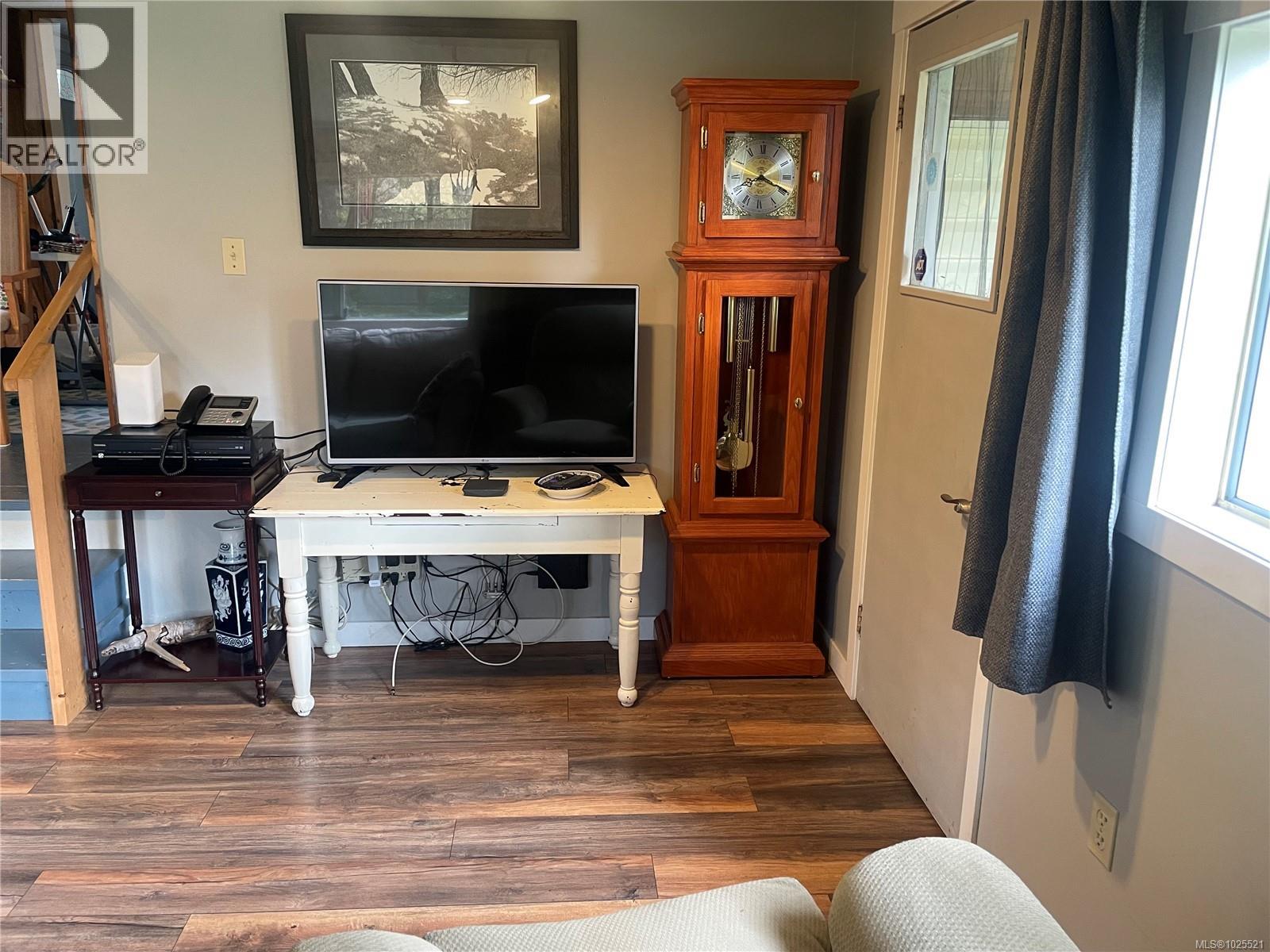 247 Huson Rd - 16