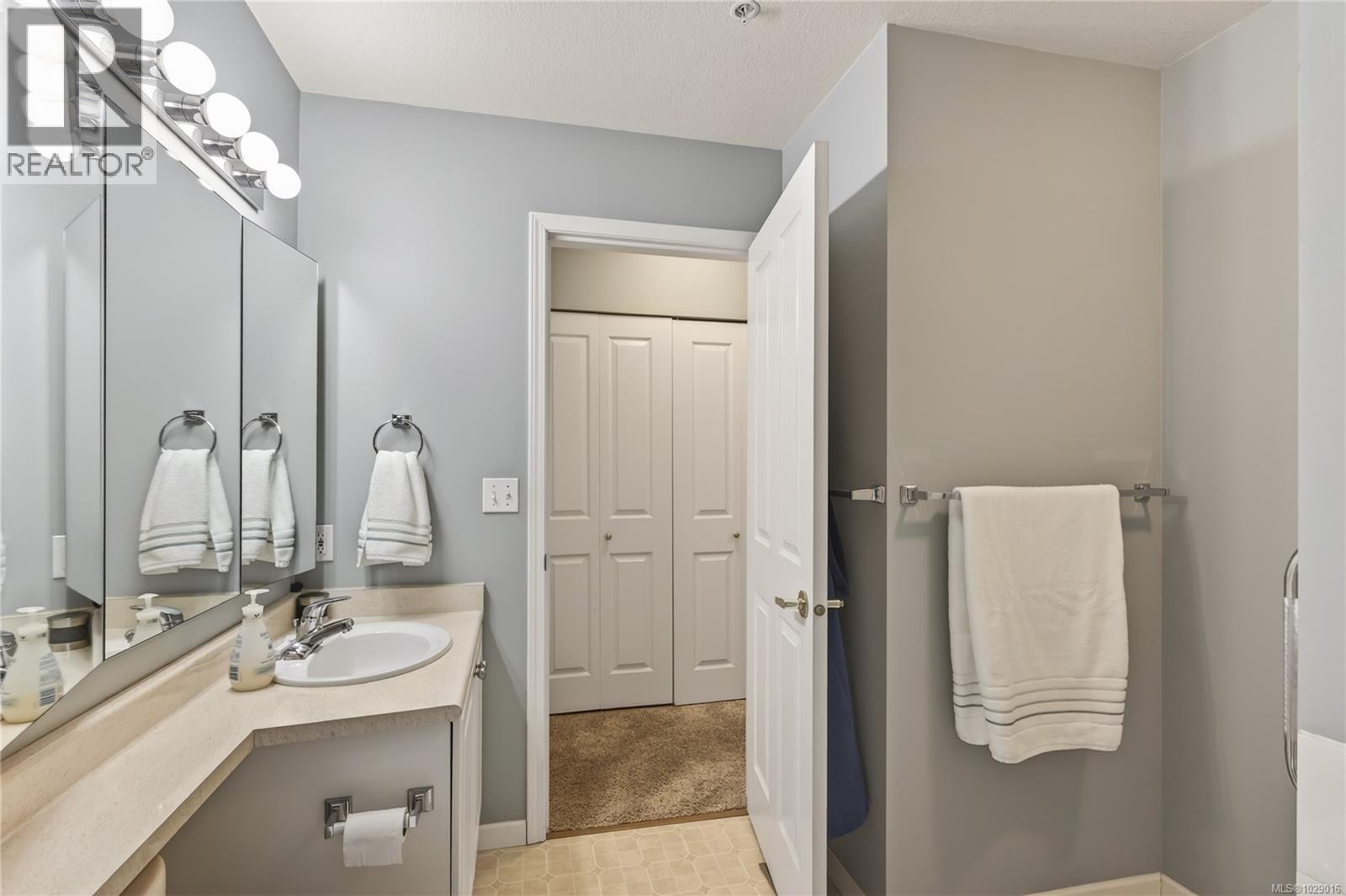 6156 BELLFLOWER WAY - 33