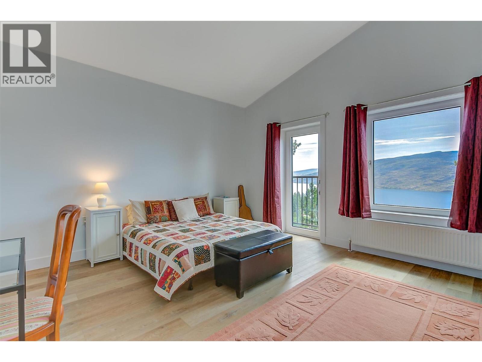 6131 Seymoure Lane, Peachland