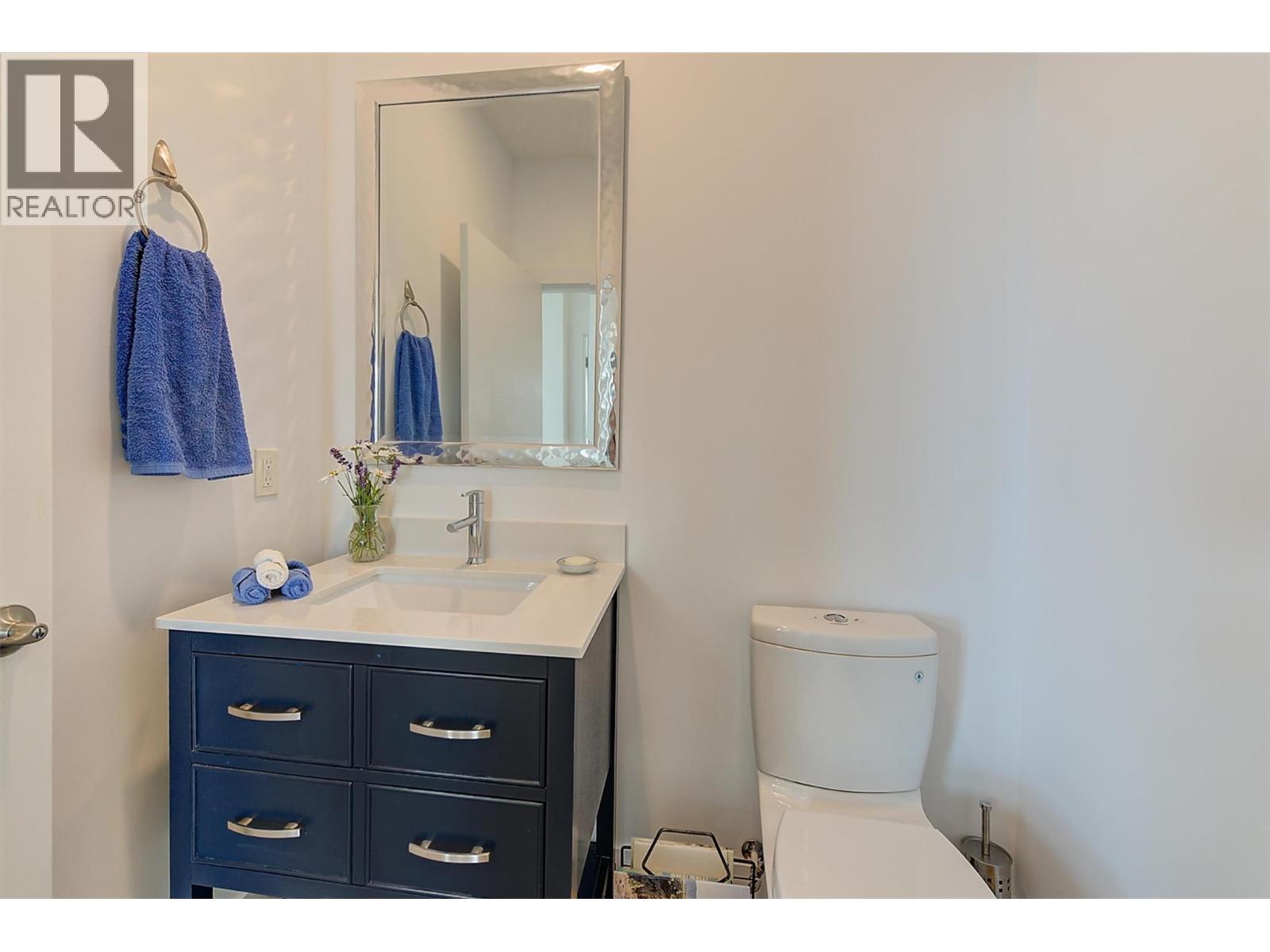 6131 Seymoure Lane, Peachland