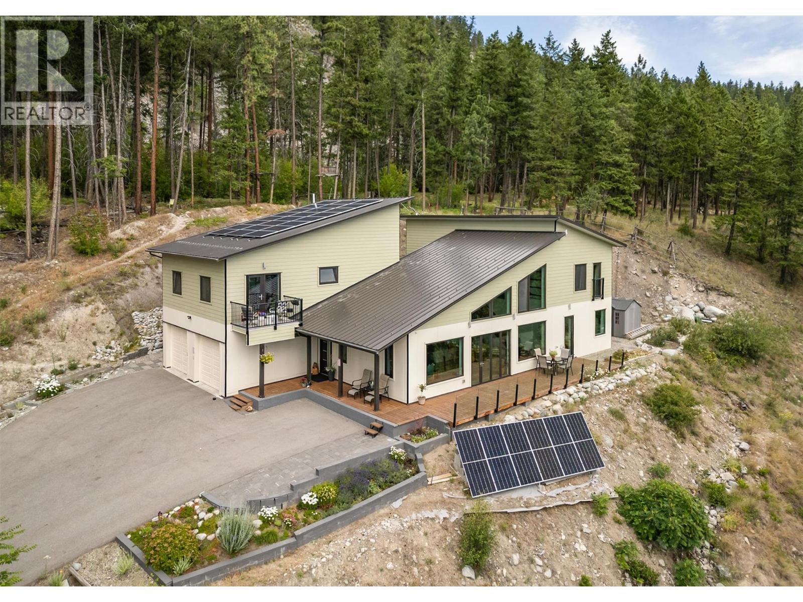6131 Seymoure Lane, Peachland