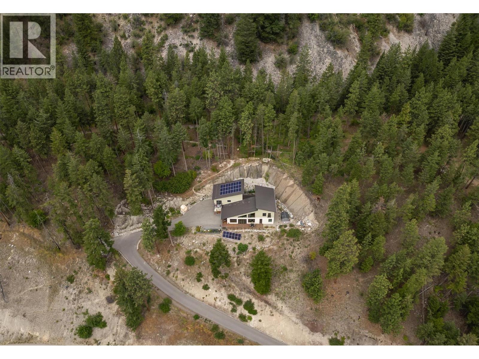 6131 Seymoure Lane, Peachland