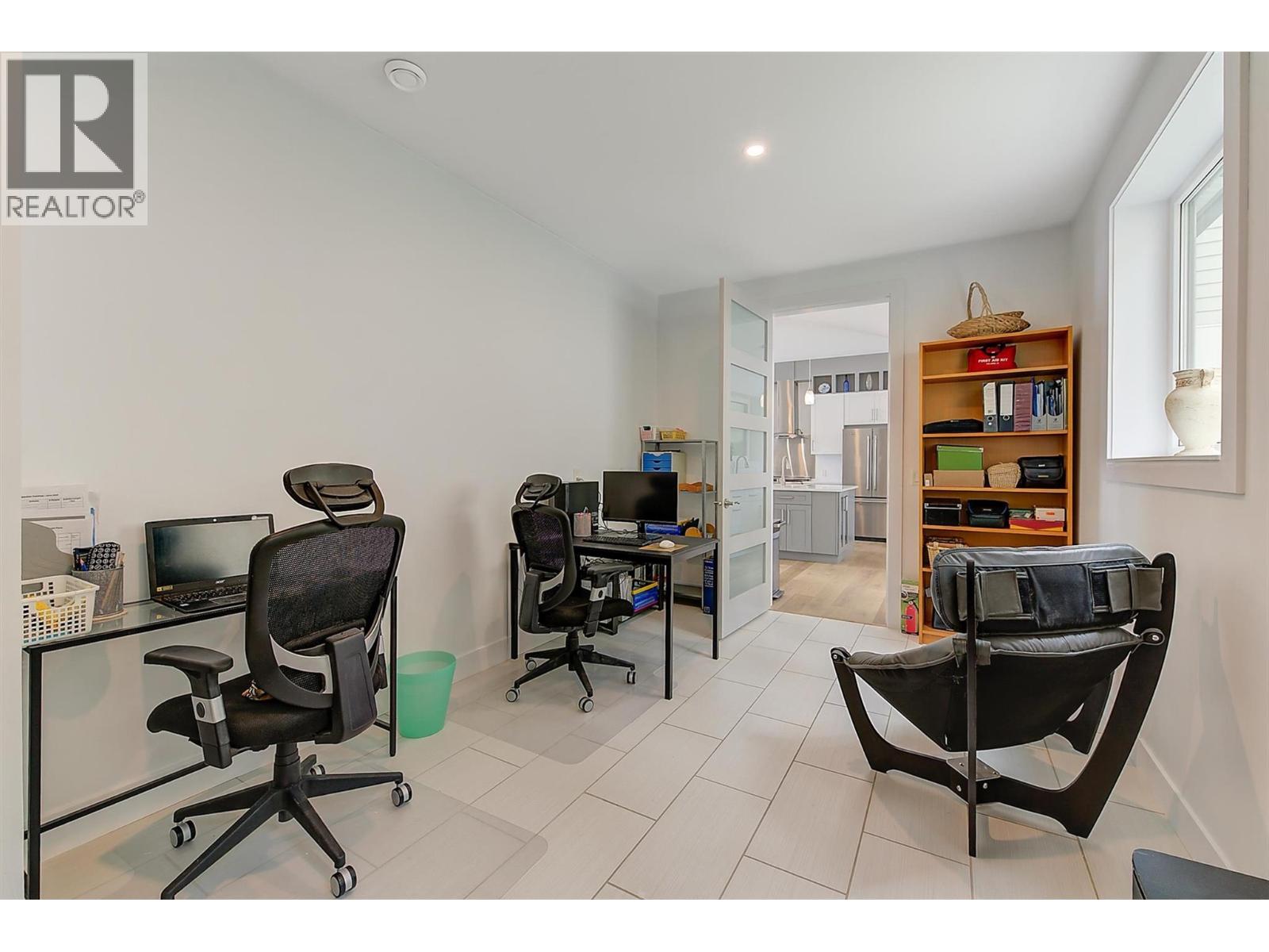 6131 Seymoure Lane, Peachland