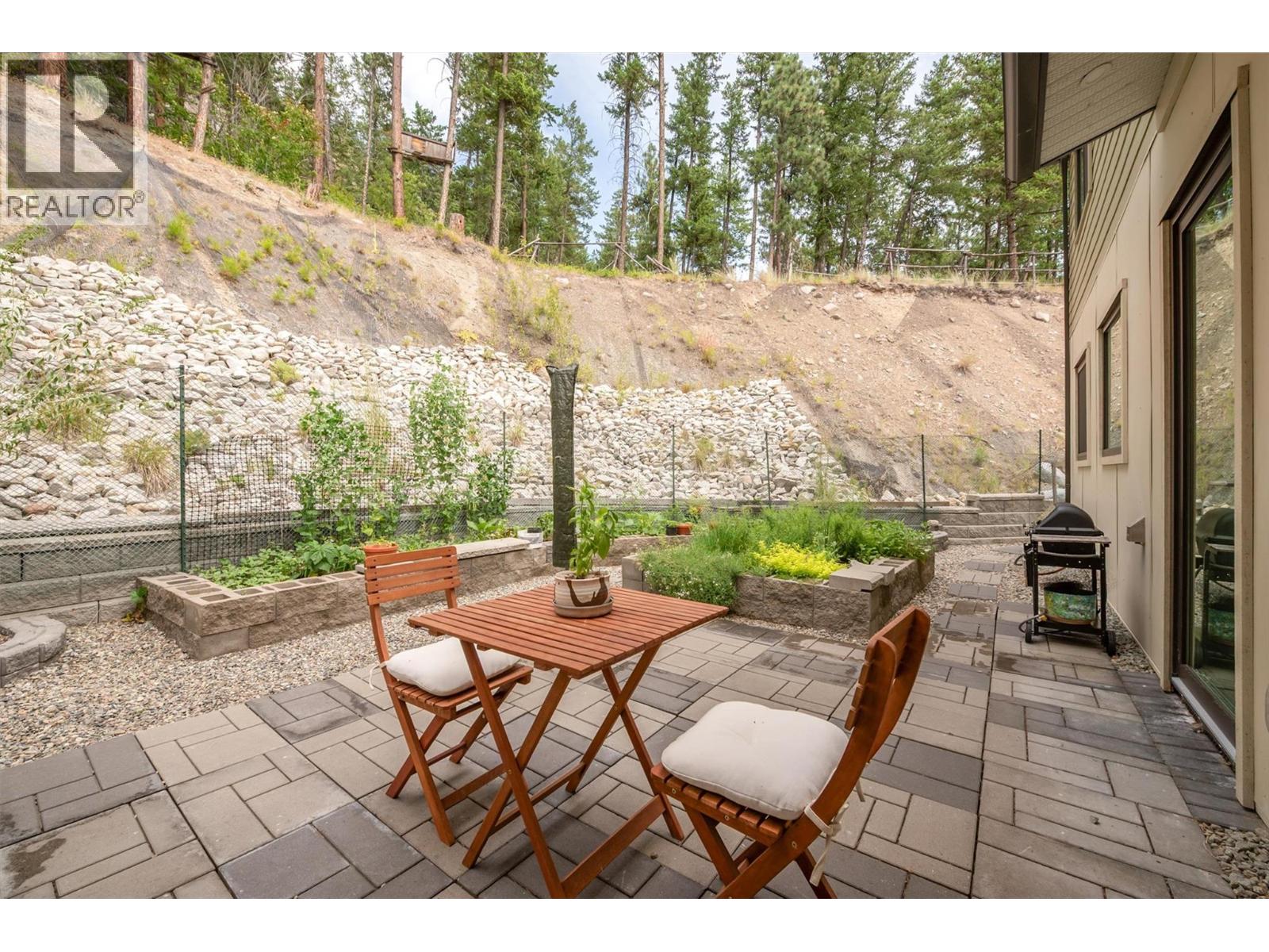 6131 Seymoure Lane, Peachland
