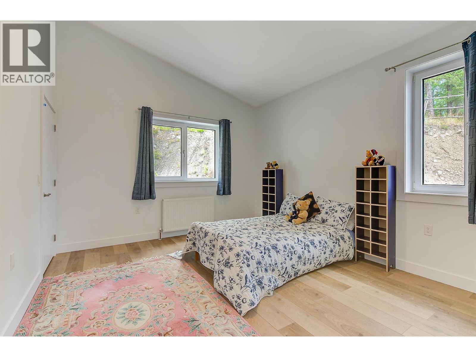 6131 Seymoure Lane, Peachland