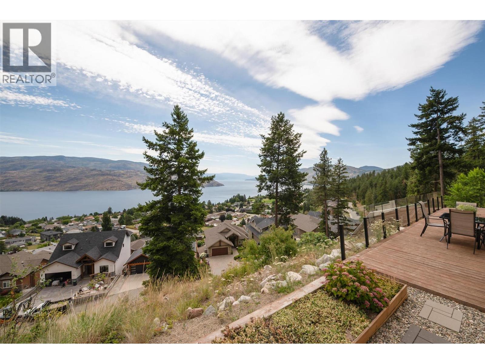 6131 Seymoure Lane, Peachland
