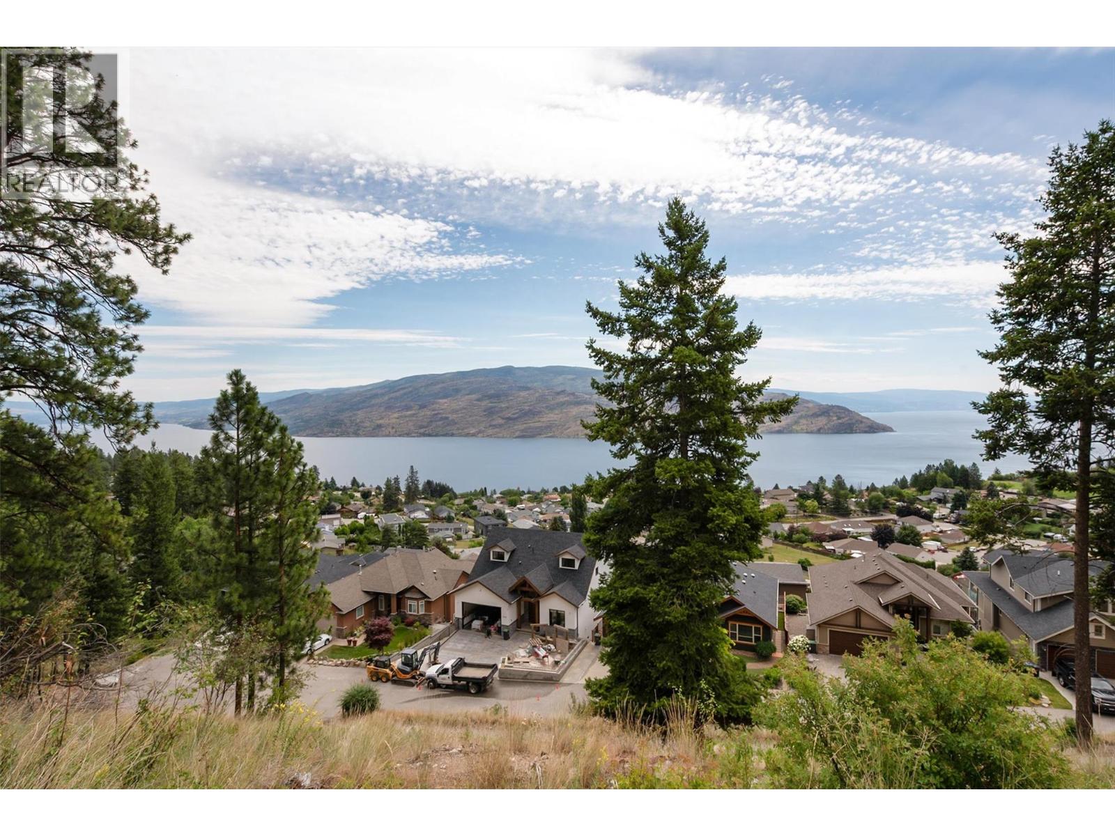 6131 Seymoure Lane, Peachland