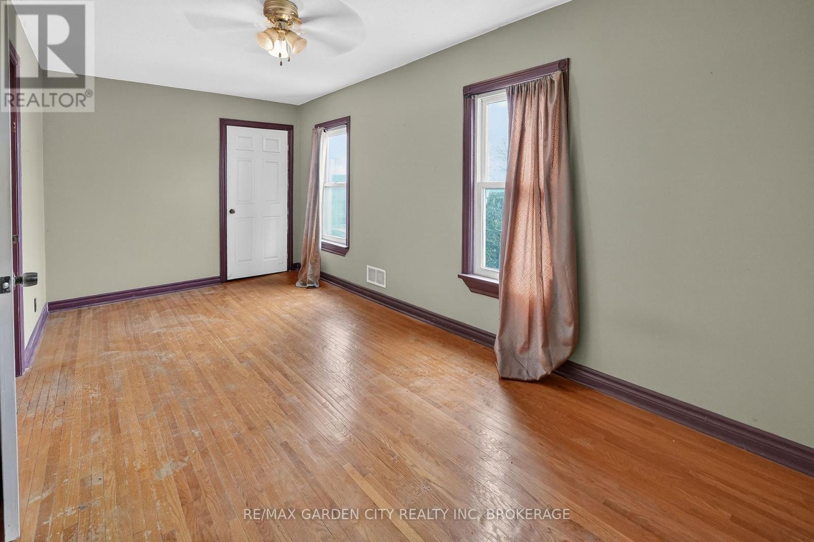 284 BURGAR STREET - 16