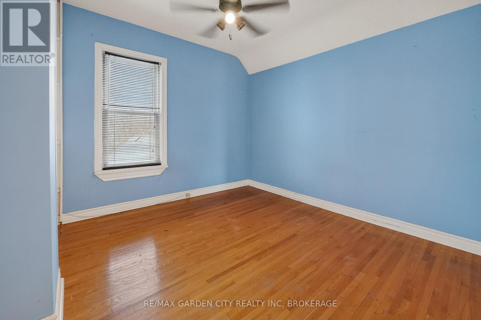 284 BURGAR STREET - 19