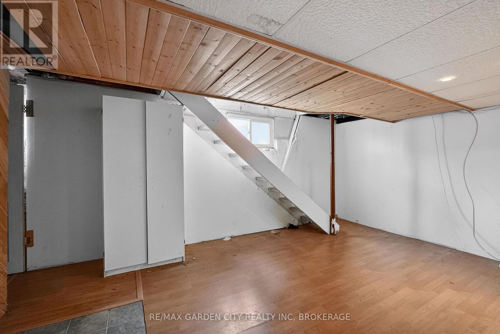 284 BURGAR STREET - 26