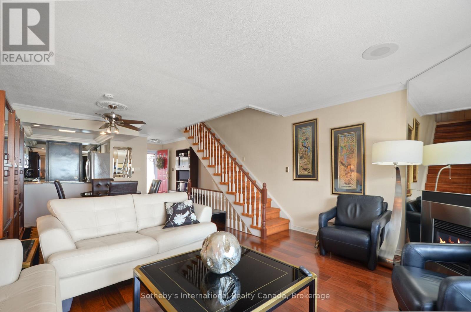 #5 1 OLIVE CRESCENT - 12