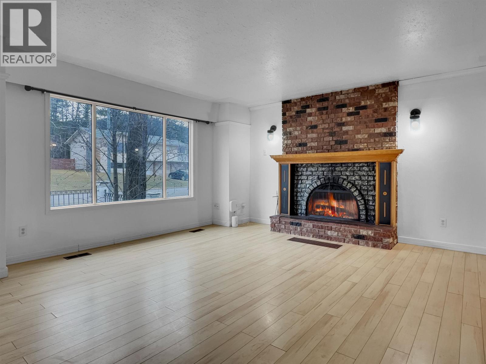 1235 MOON AVENUE - 7