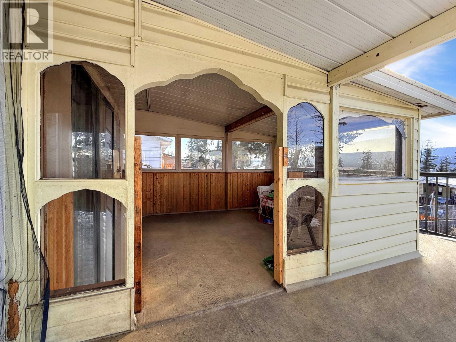 1235 MOON AVENUE - 32