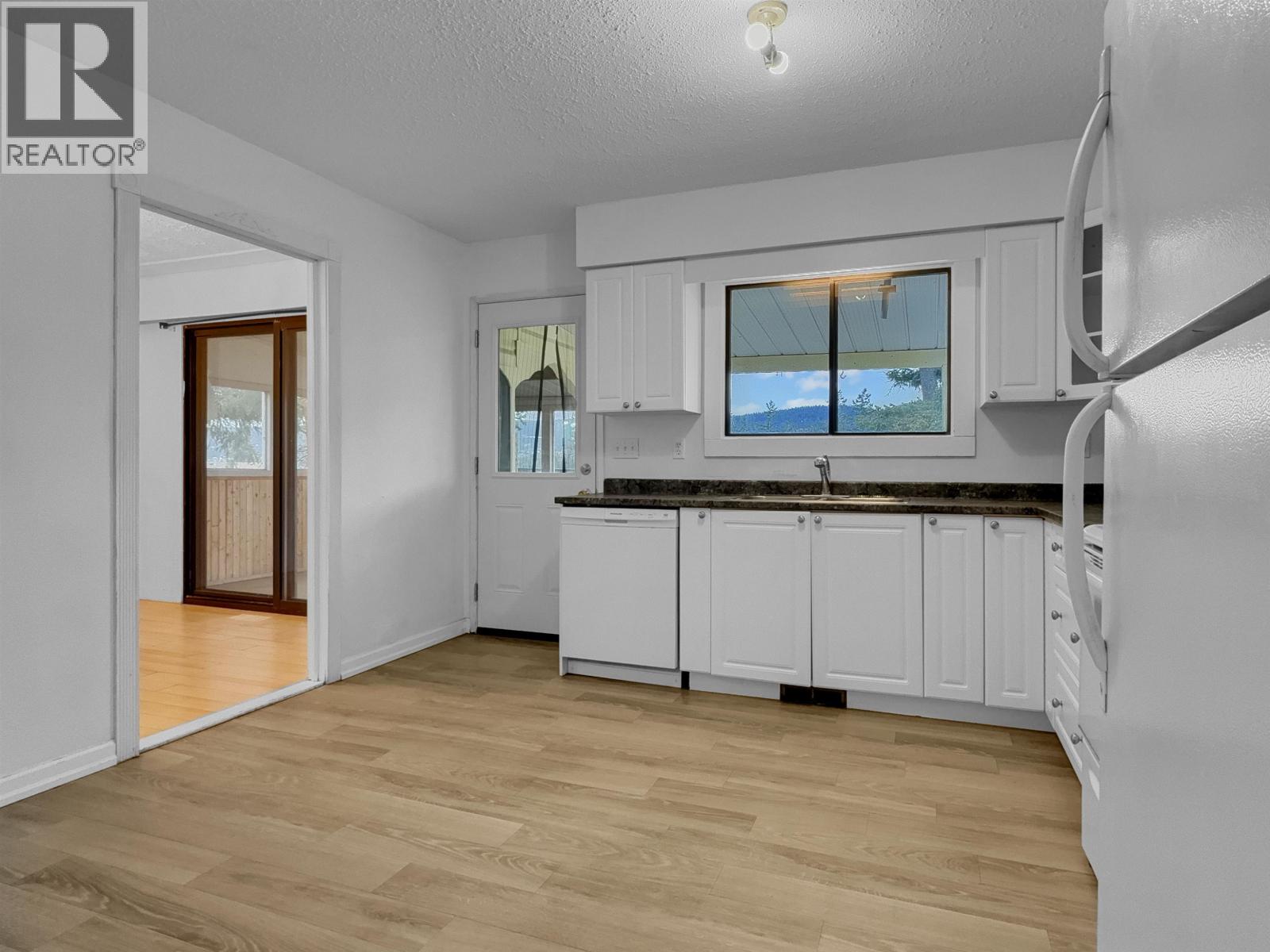 1235 MOON AVENUE - 13