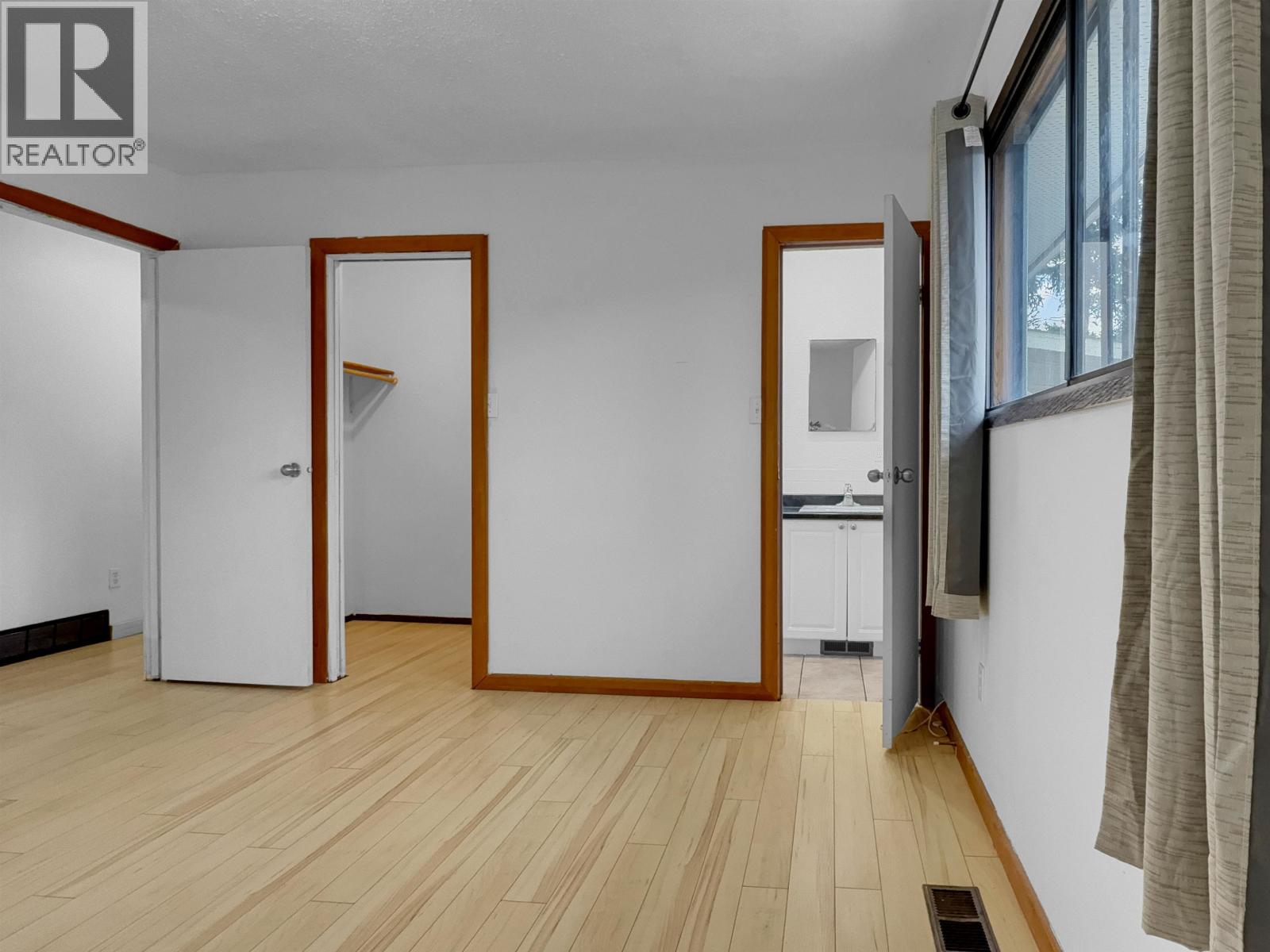 1235 MOON AVENUE - 18