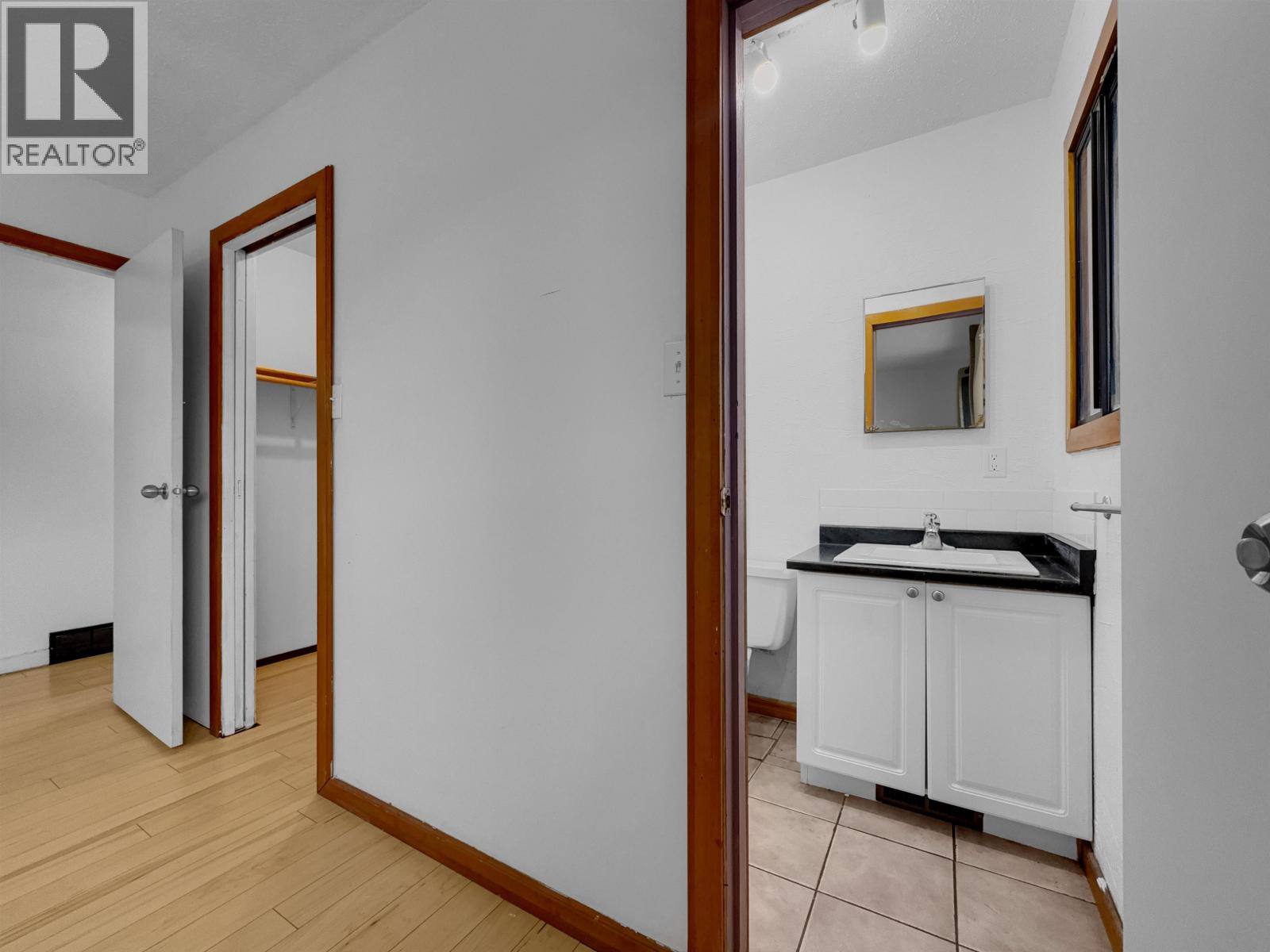 1235 MOON AVENUE - 19