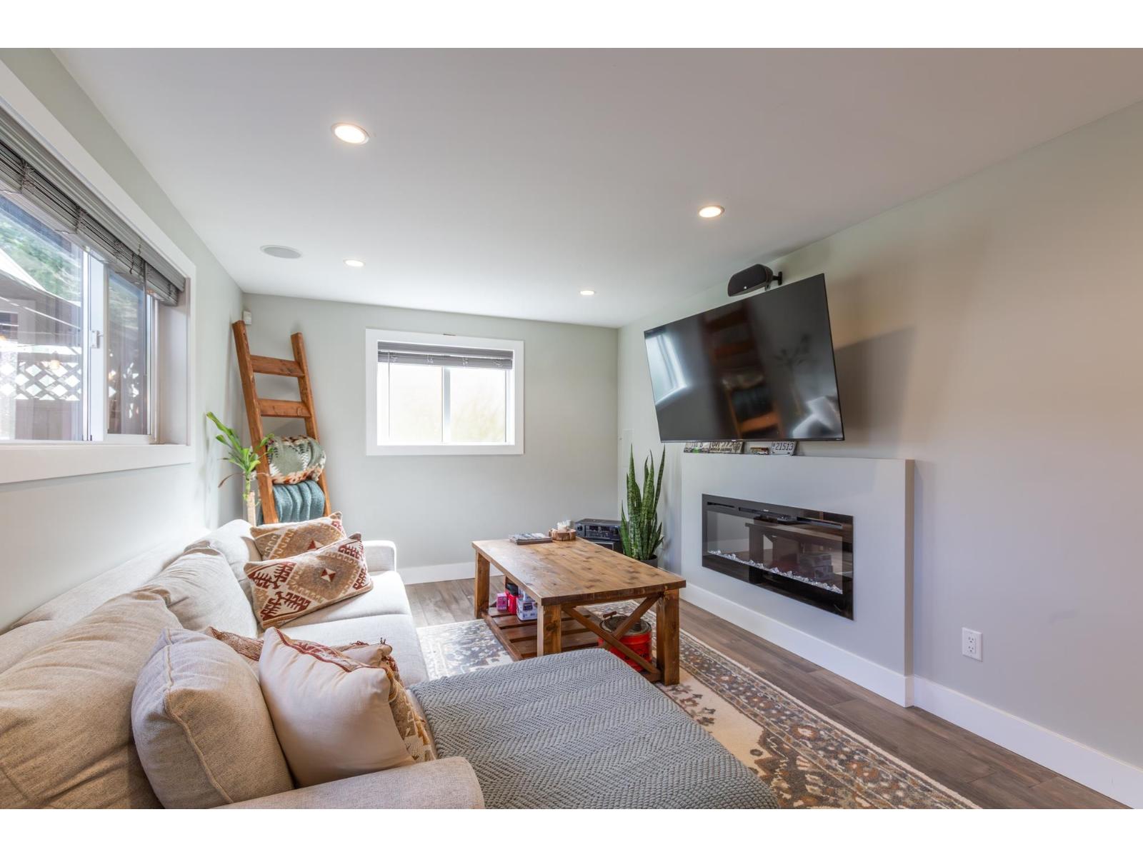 20078 27 AVENUE, Langley