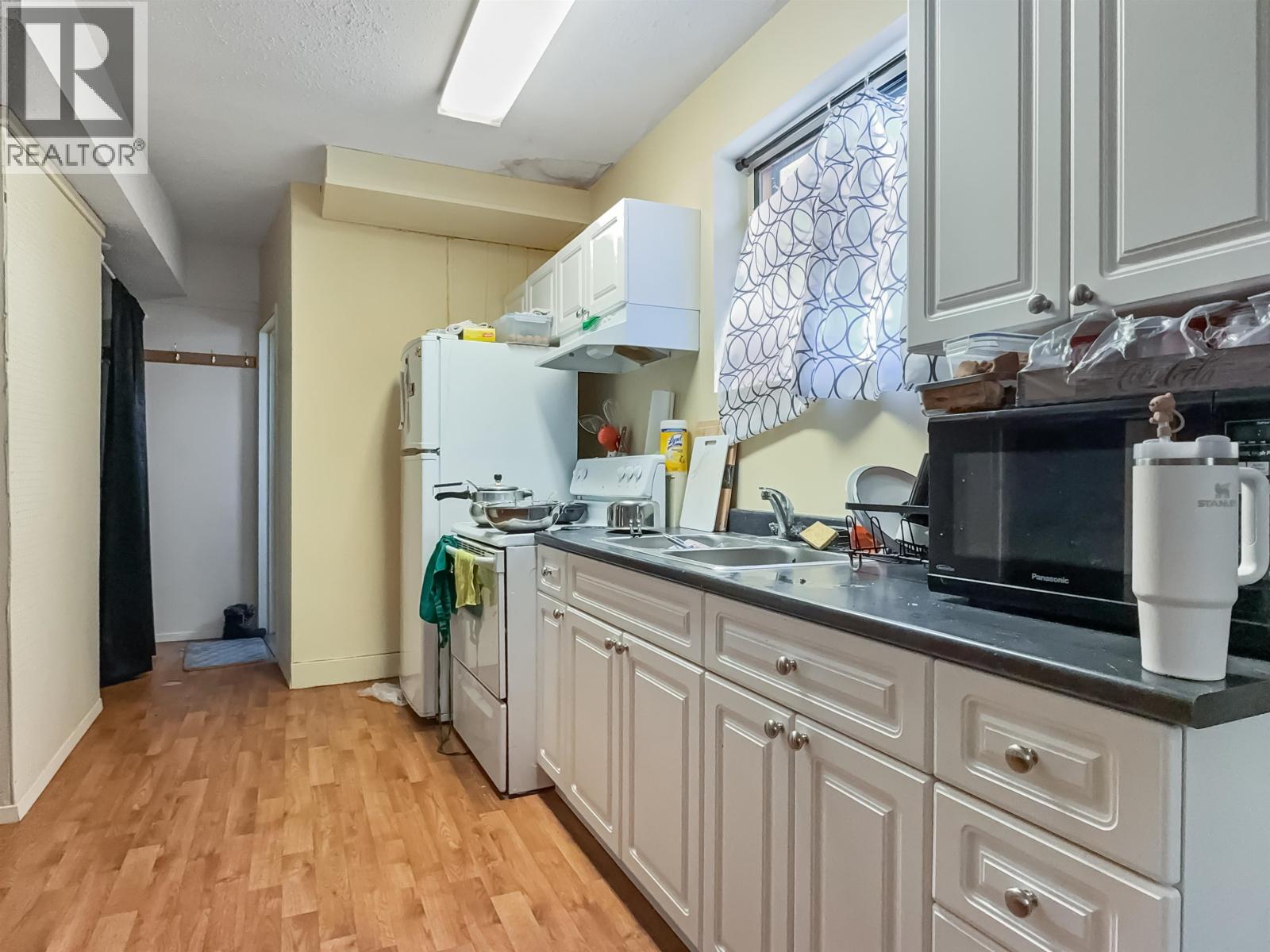 1235 MOON AVENUE - 24