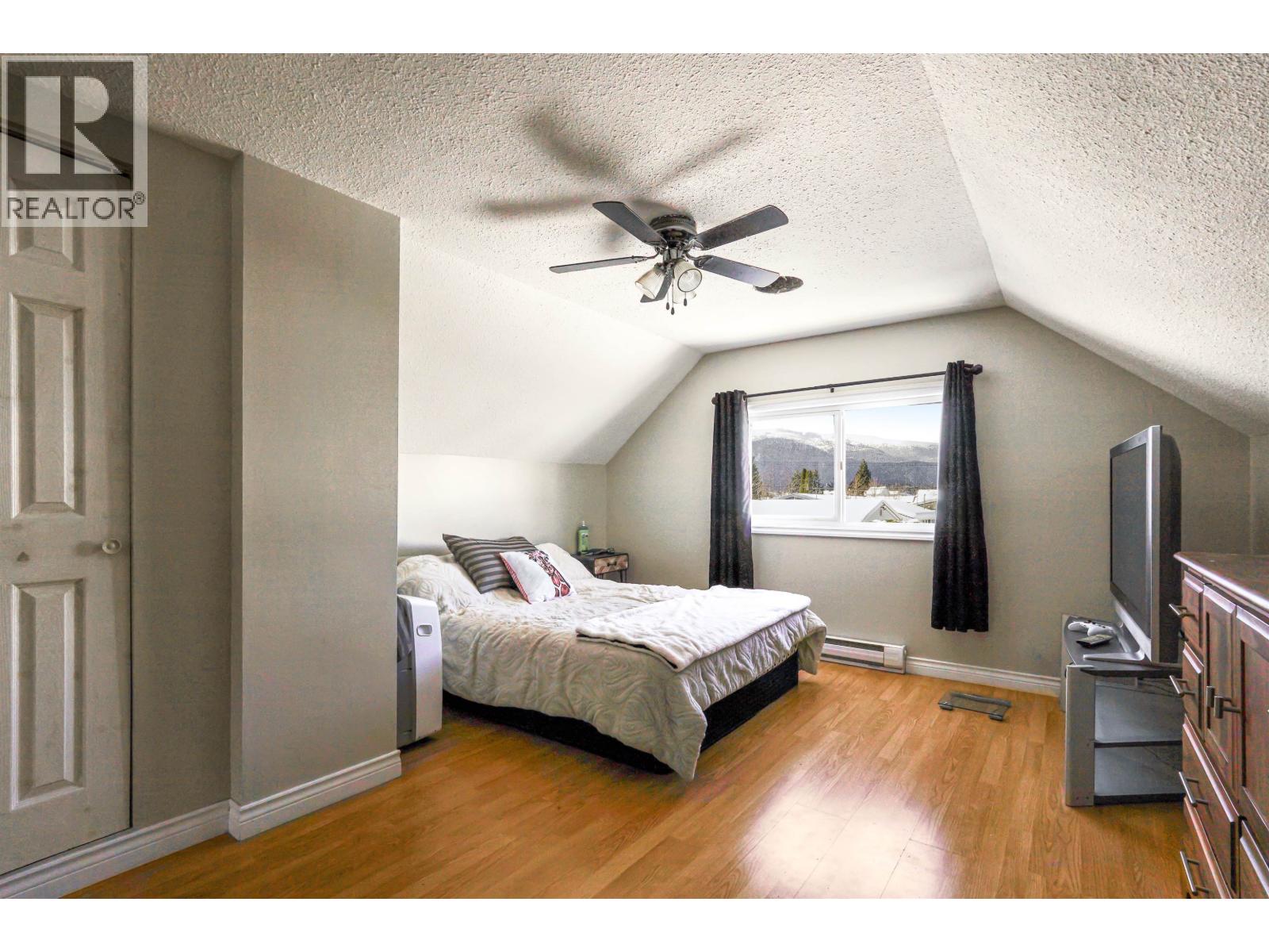 11 SWALLOW STREET, Kitimat