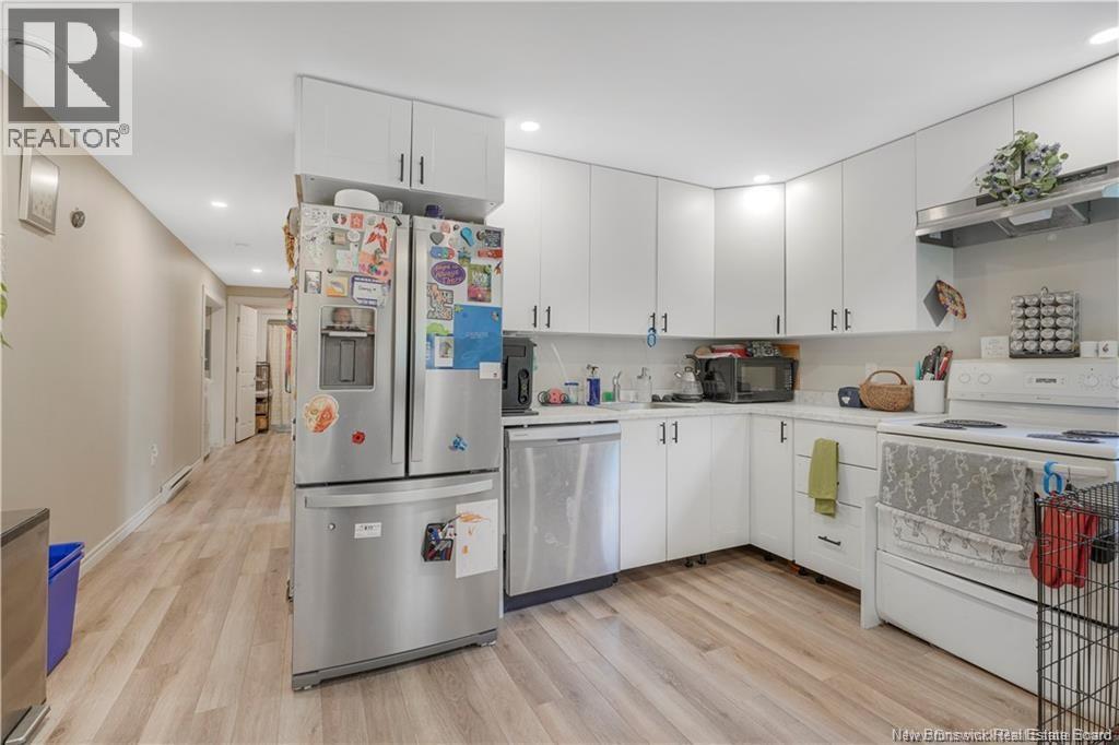 18 DRIFTWOOD DRIVE - 40