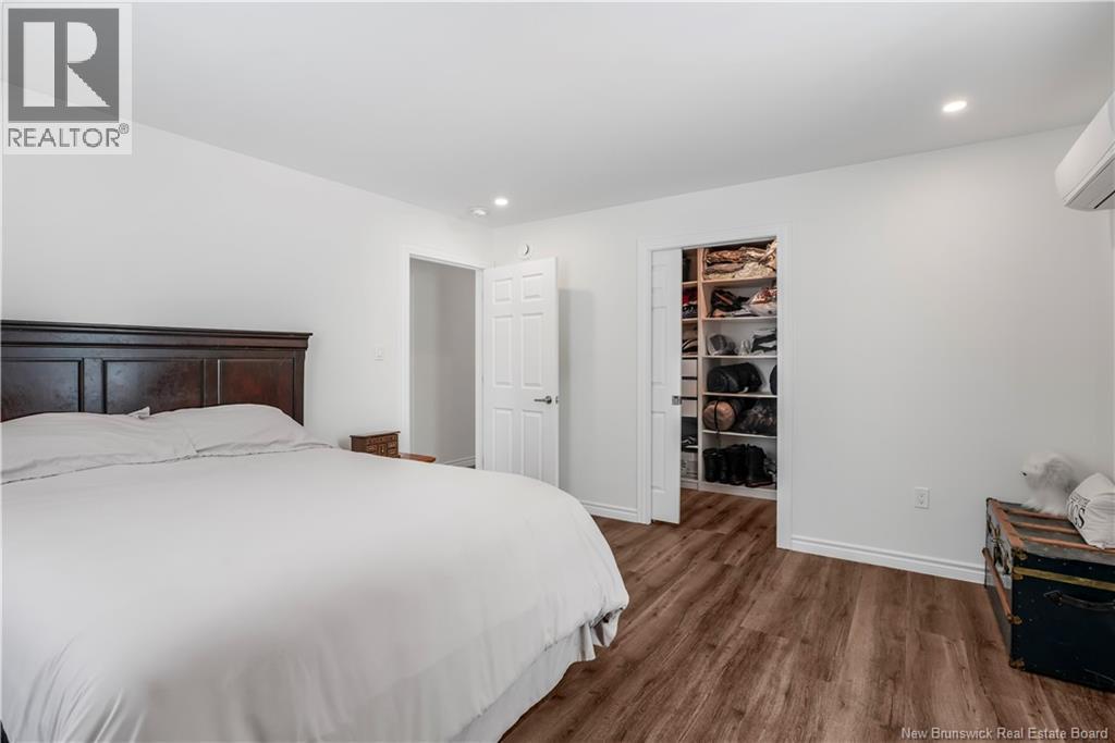 18 DRIFTWOOD DRIVE - 25