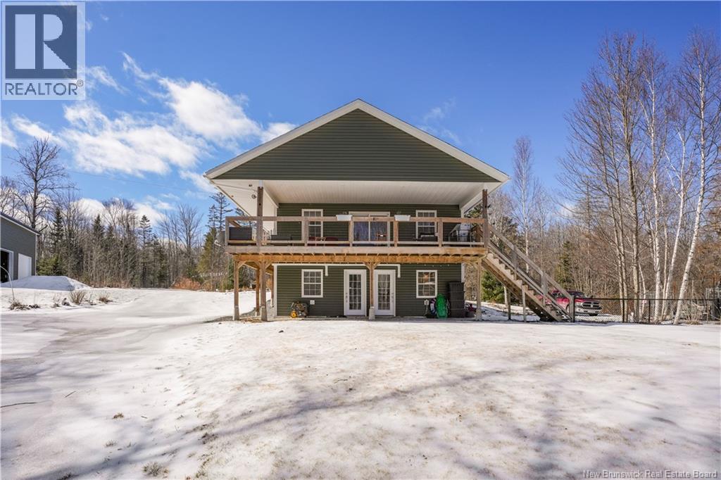 18 DRIFTWOOD DRIVE - 37