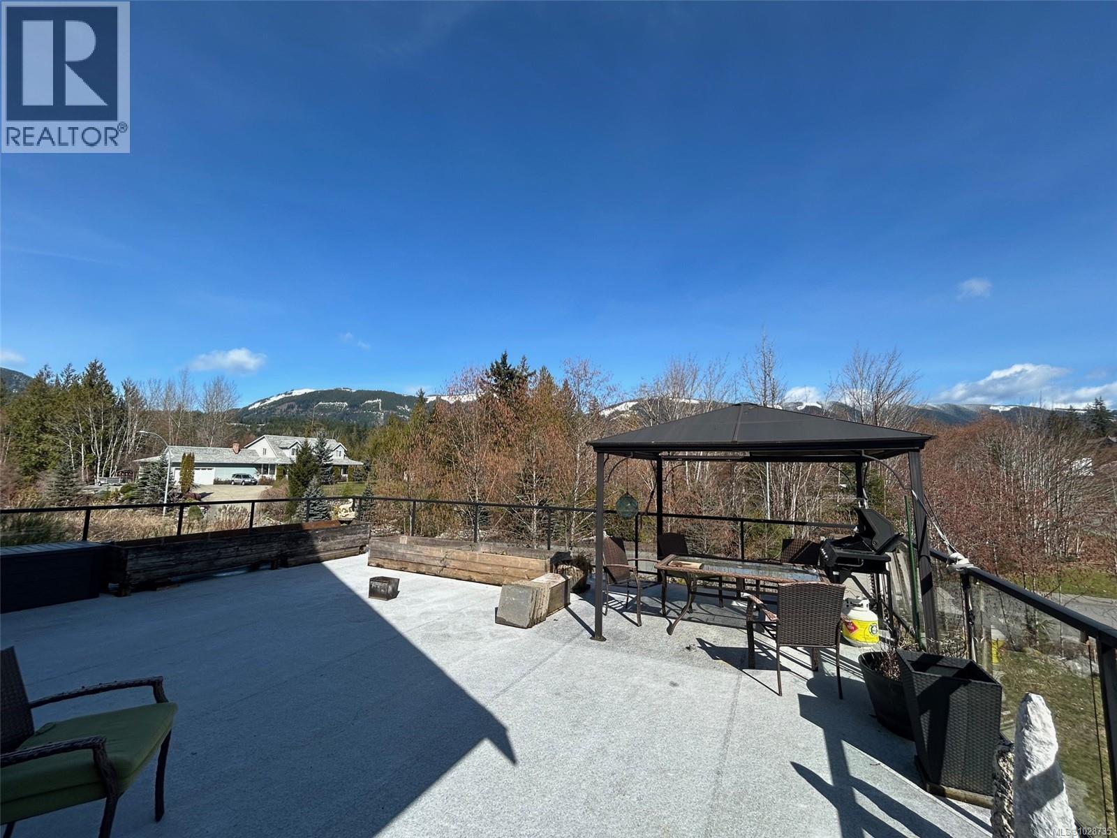 462 POINT IDEAL DR - 5