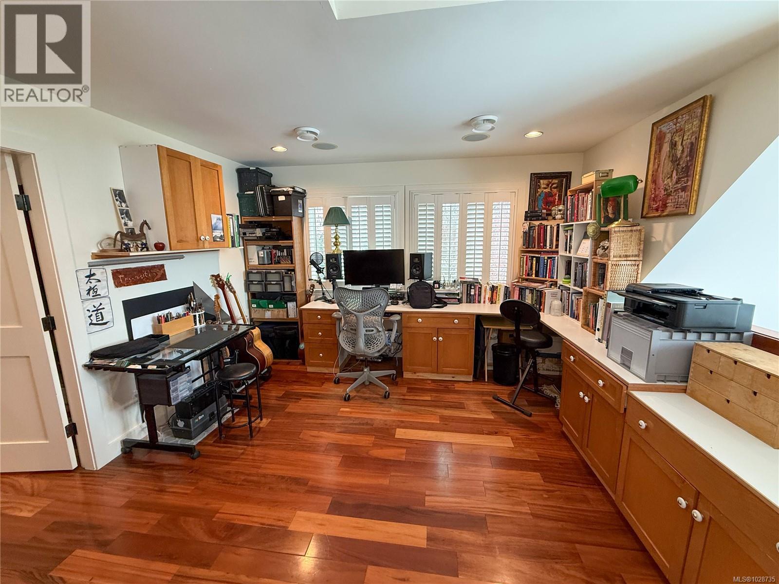 462 POINT IDEAL DR - 10