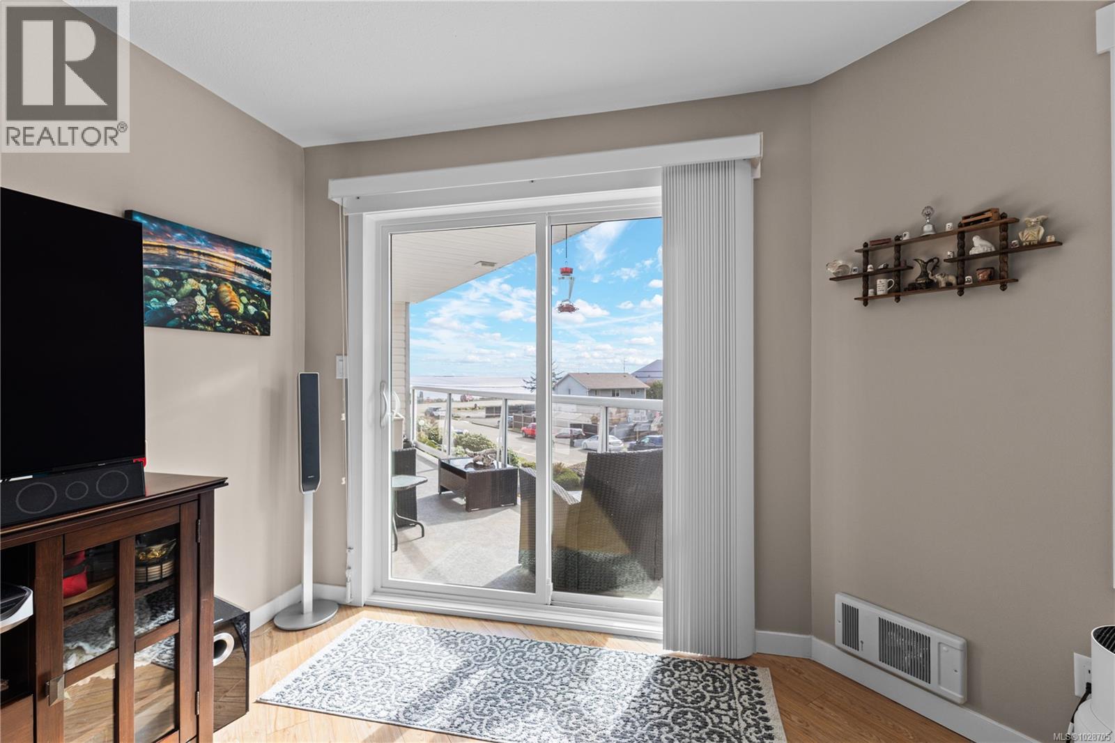 #224 390 ISLAND HWY S - 13