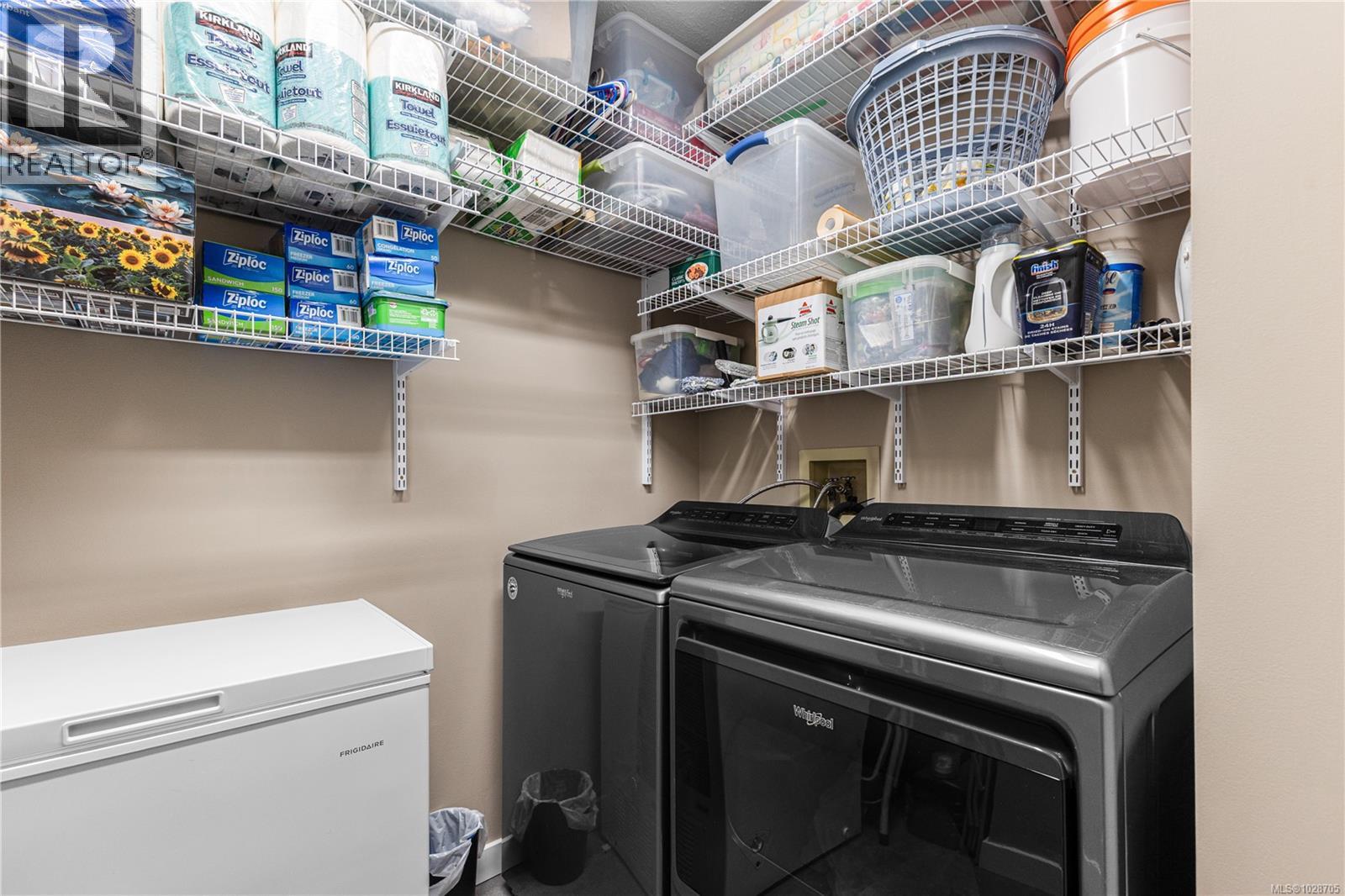 #224 390 ISLAND HWY S - 17