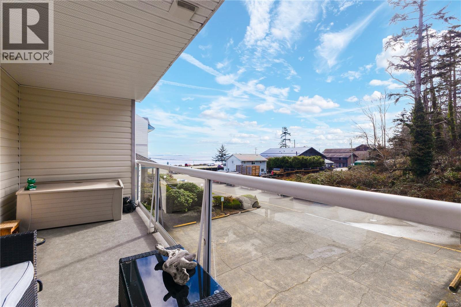 #224 390 ISLAND HWY S - 27