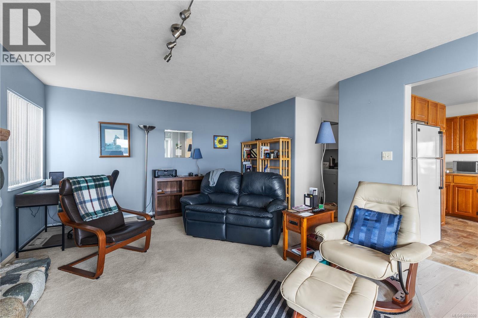 1081 Island Hwy S, Campbell River