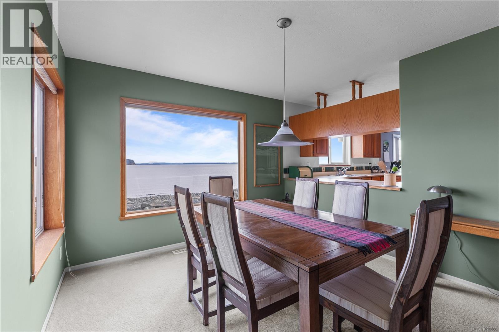 1081 Island Hwy S, Campbell River