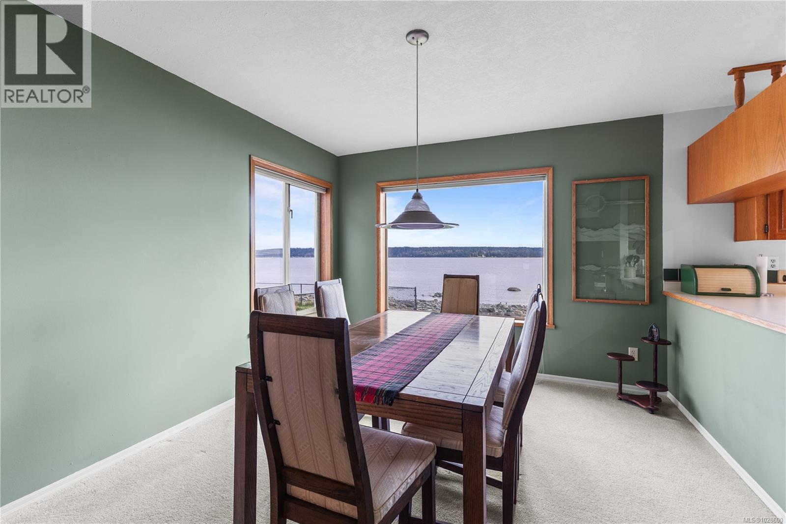 1081 Island Hwy S, Campbell River