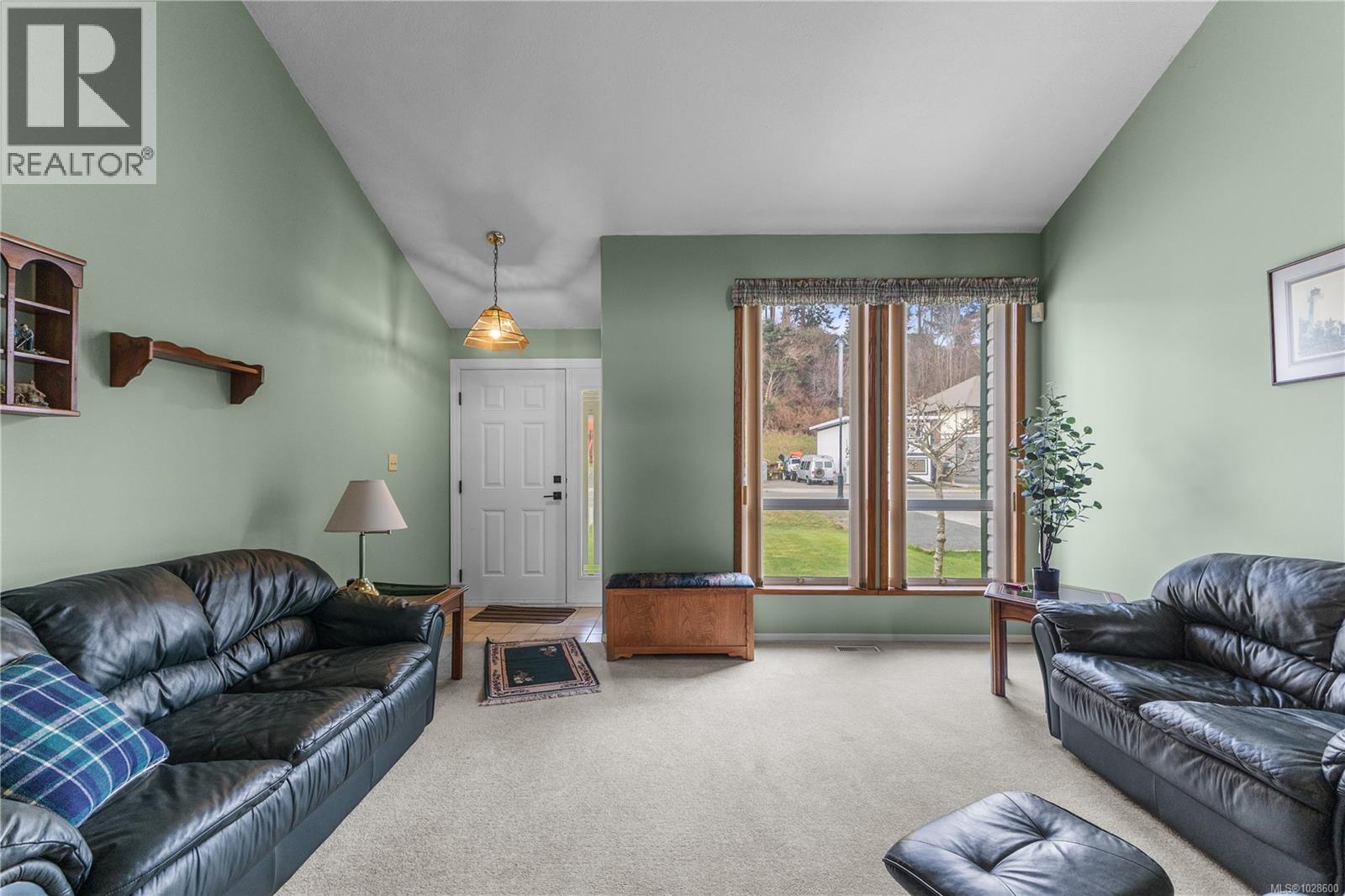 1081 Island Hwy S, Campbell River