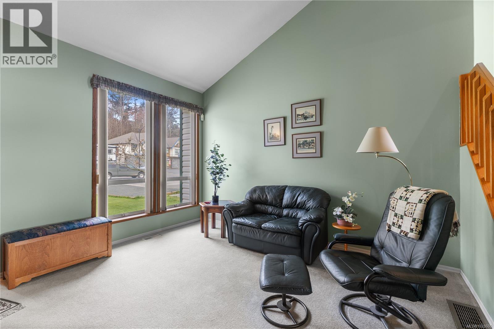 1081 Island Hwy S, Campbell River