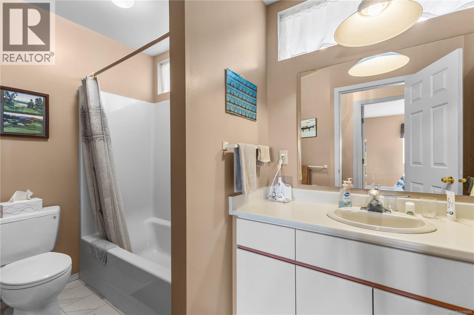 1081 Island Hwy S, Campbell River