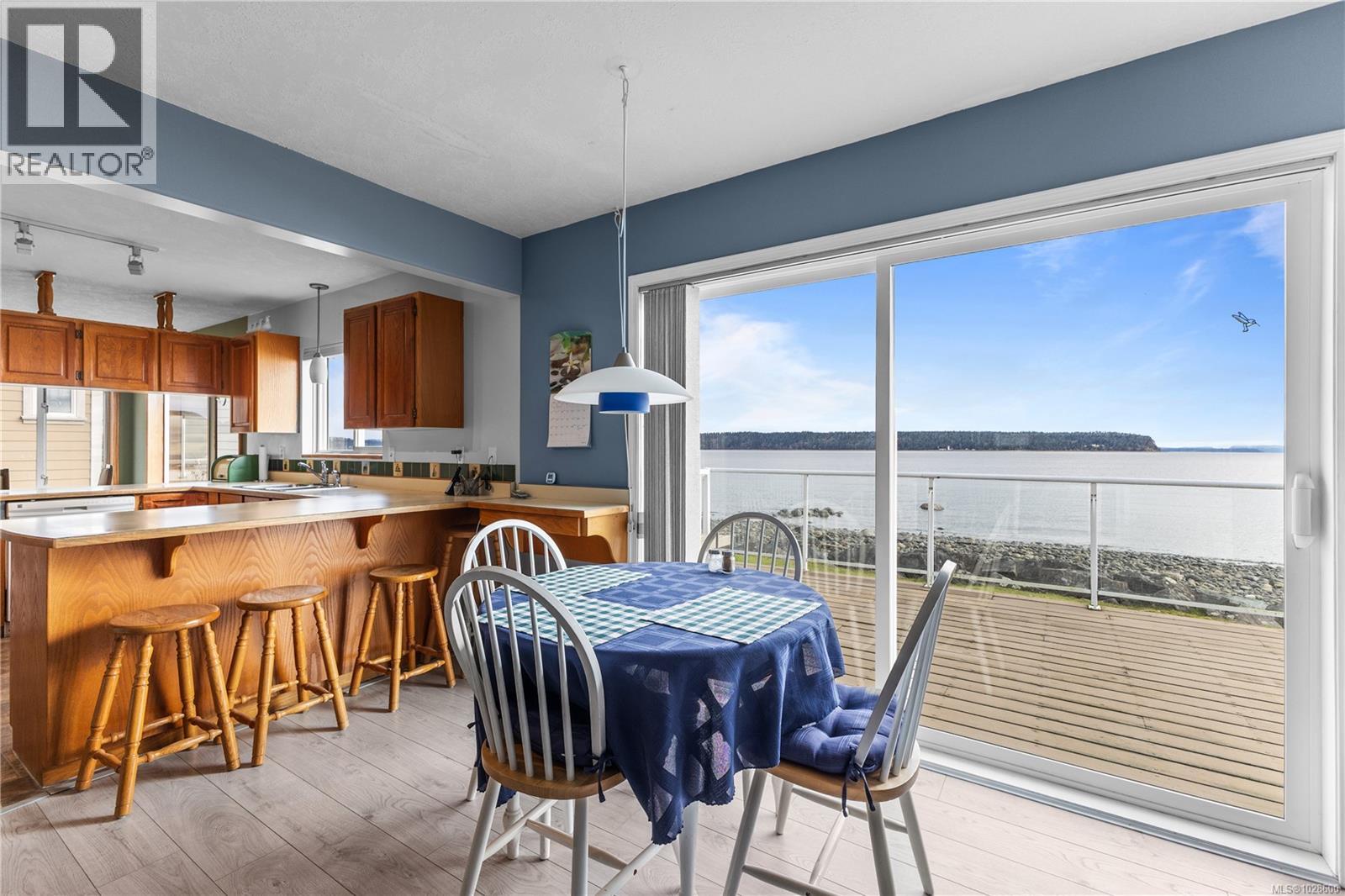 1081 Island Hwy S, Campbell River