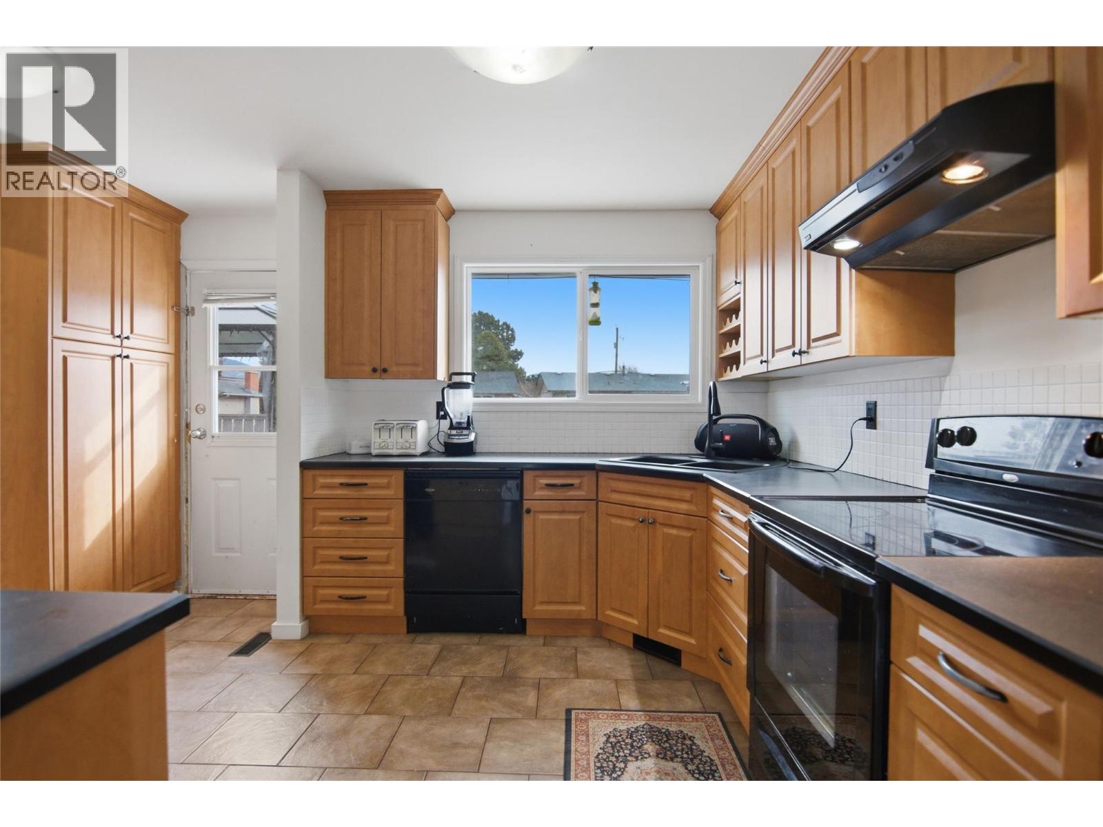 2619 ARGYLE Avenue, Kamloops