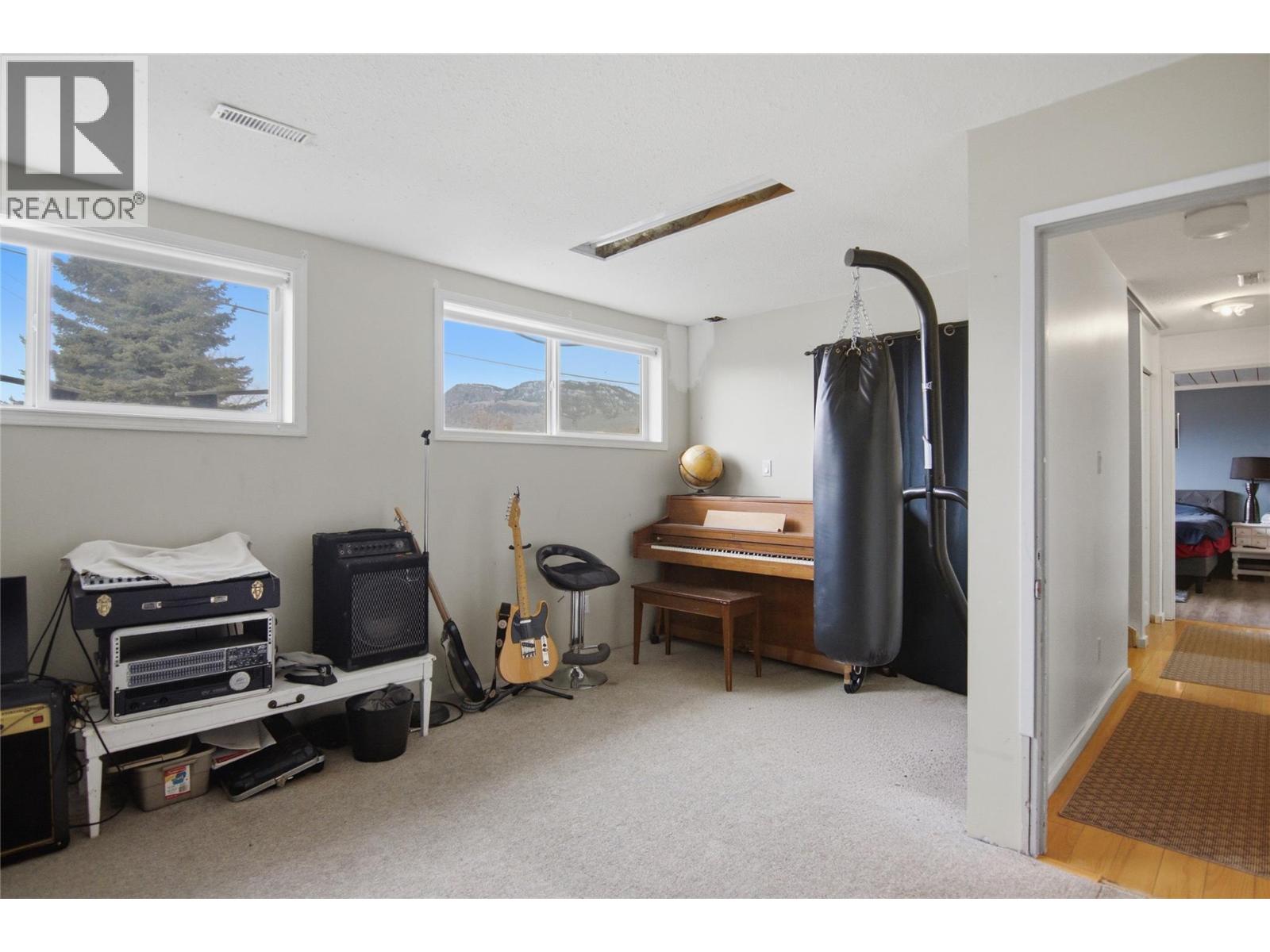 2619 ARGYLE Avenue, Kamloops